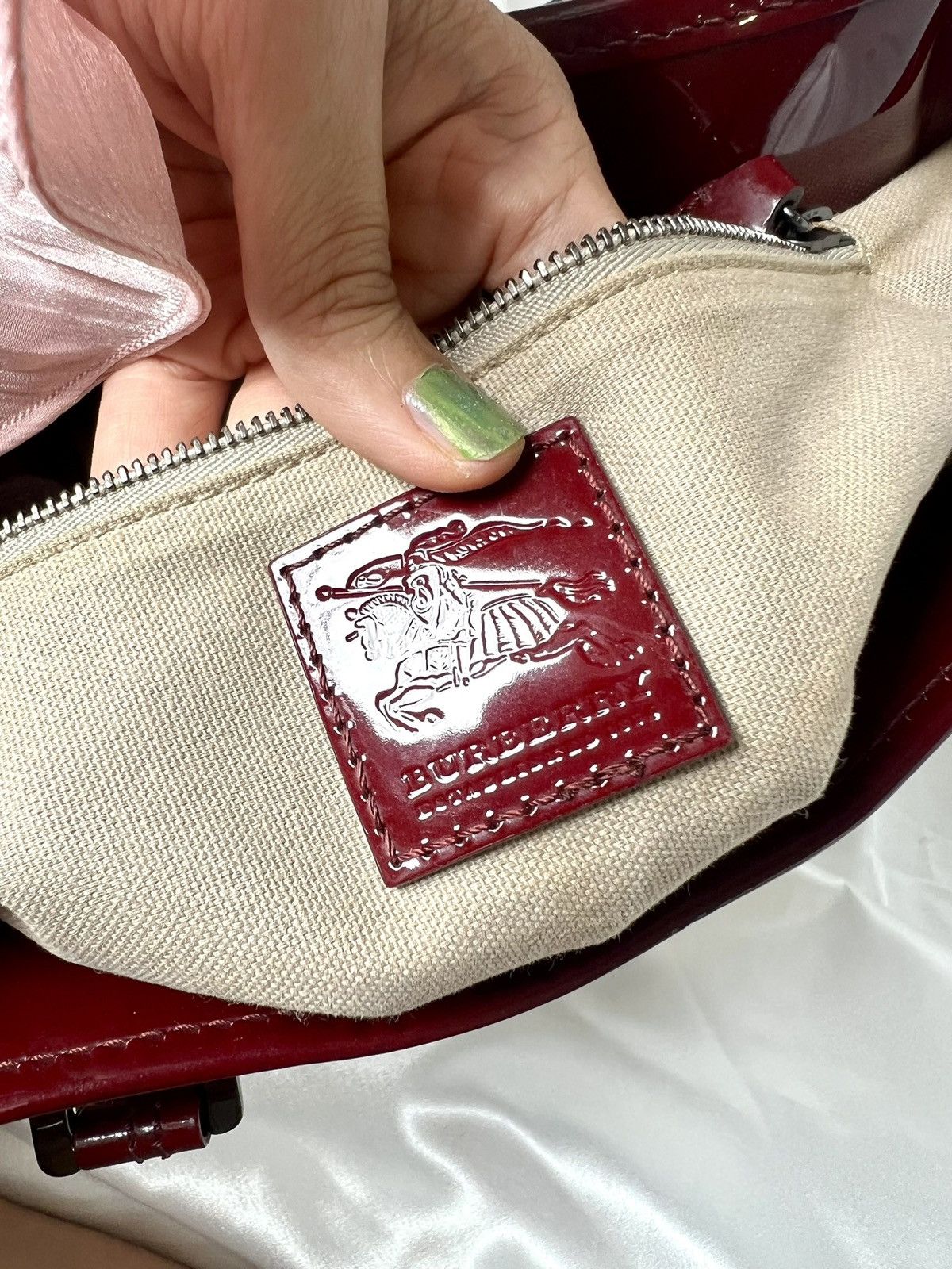Burberry Burberry Heart Check Tote – Burgundy Red Size ONE SIZE - 17 Thumbnail