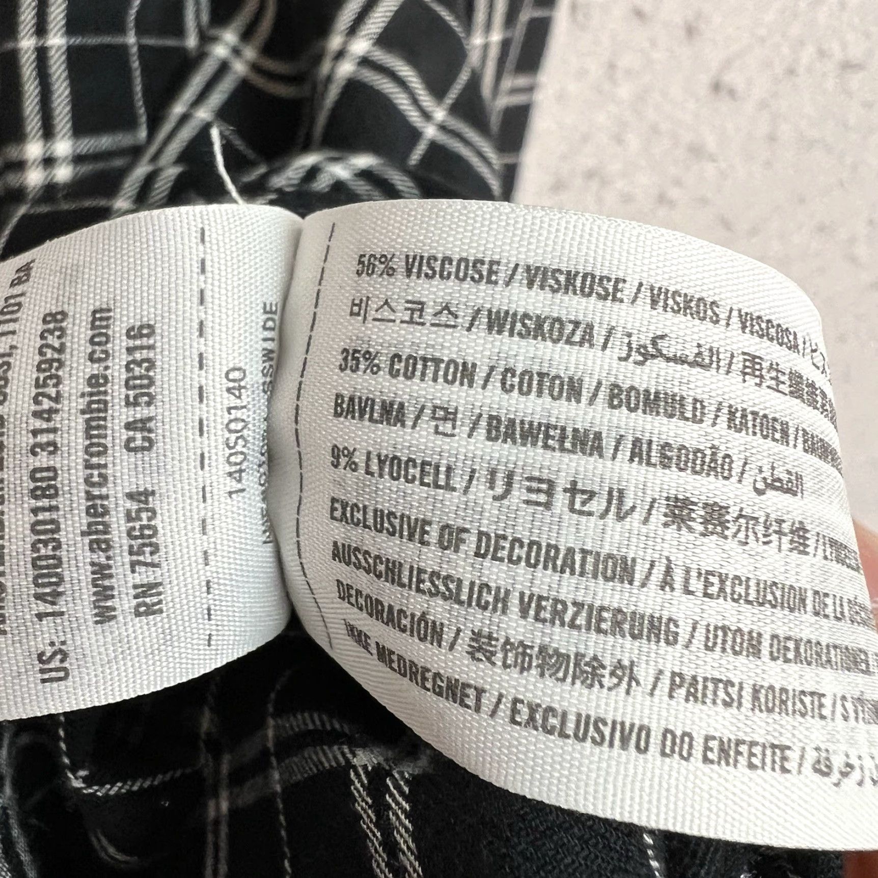 Abercrombie & Fitch Abercrombie & Fitch Women XS White Black Plaid Boho Long Sleeve V-Neck Wrap Top Shirt Adult XS Bohemian Pattern Plaid Black White Casual Mens? Size XS / US 0-2 / IT 36-38 - 5 Thumbnail