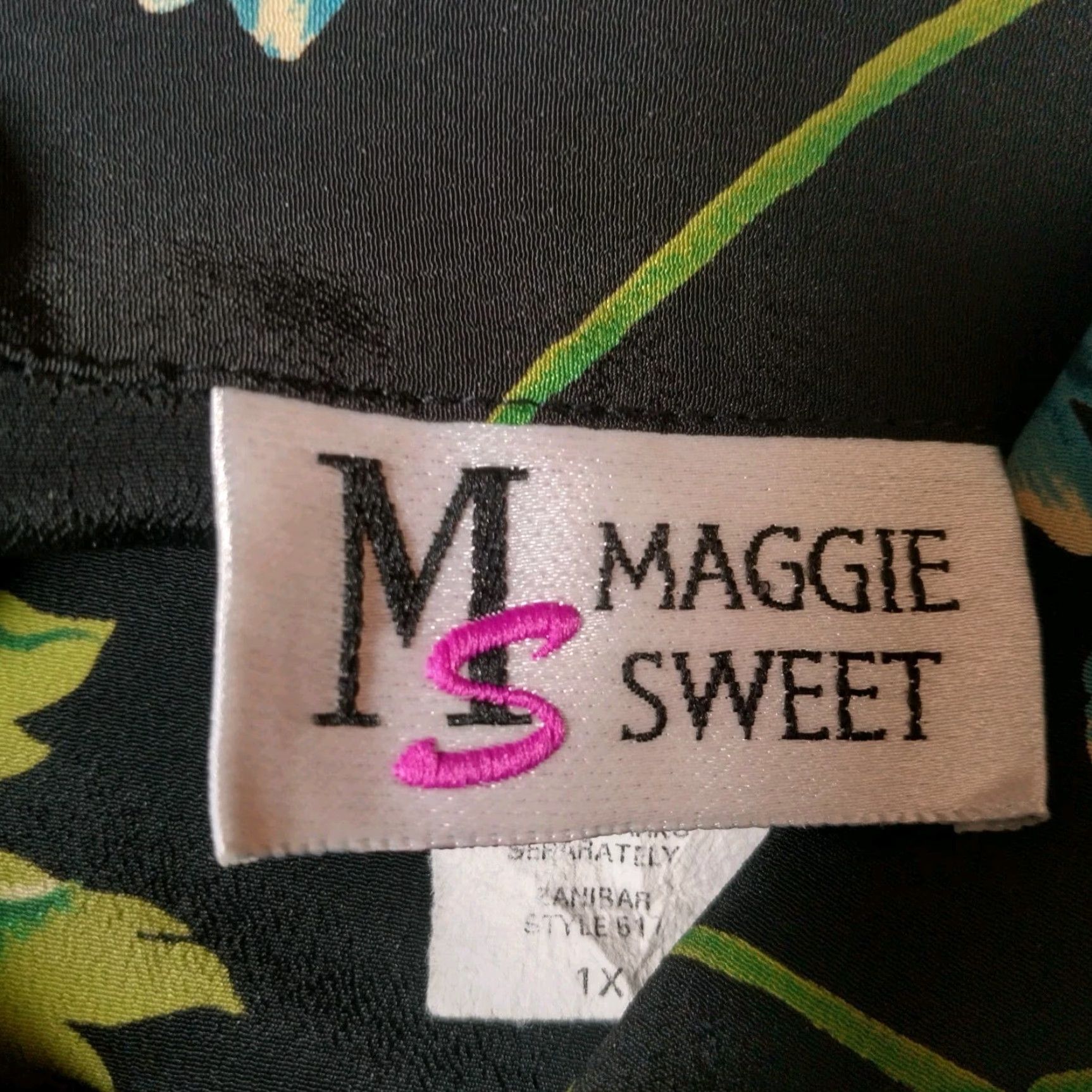 Vintage Vintage Maggie Sweet Blouse 1X Plus Size Black Floral Gold Flower Buttons Size XL / US 12-14 / IT 48-50 - 4 Thumbnail