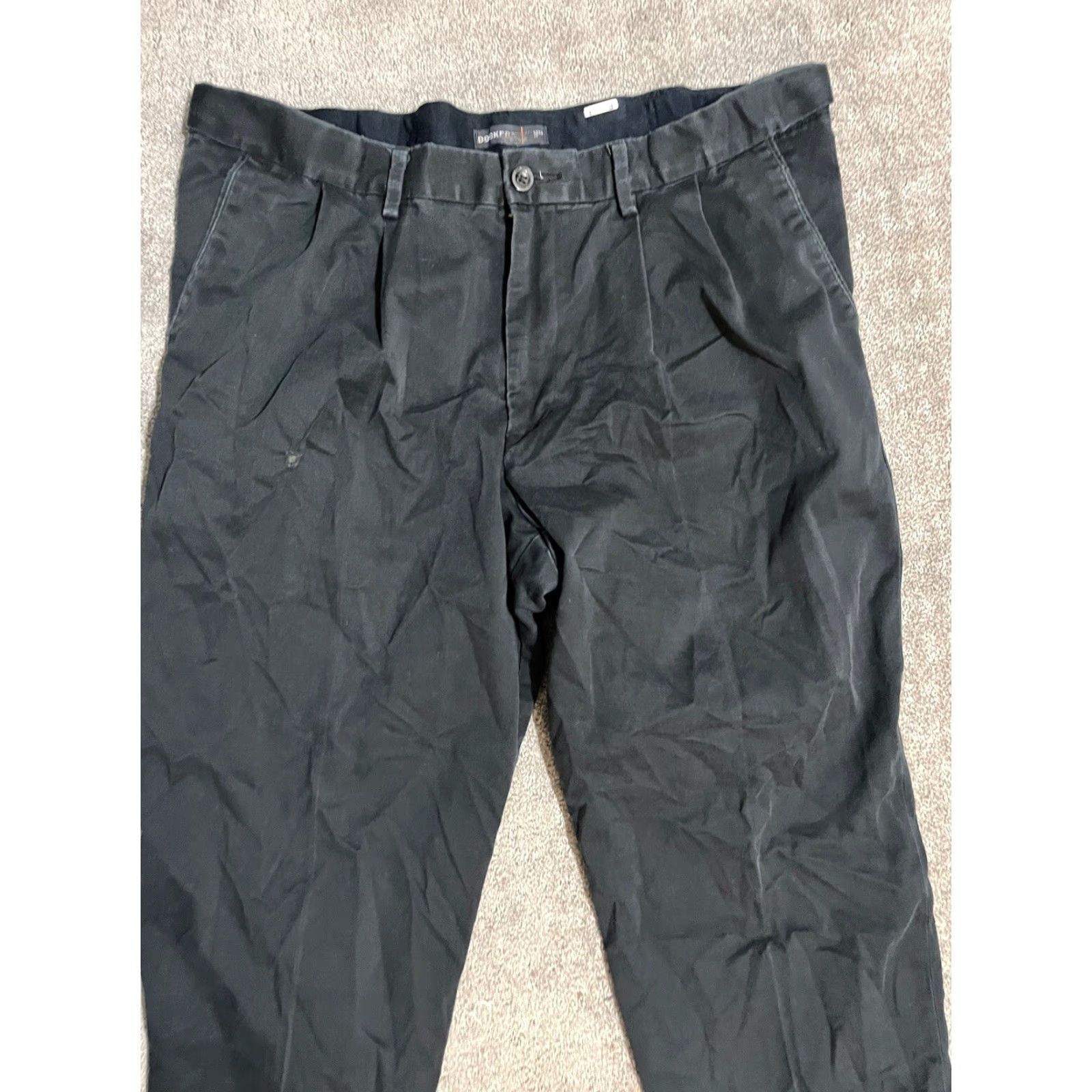 Dockers Dockers Mens Pants 36x32 Black Relaxed Fit Dress Chino Pleated Distresse Size US 36 / EU 52 - 2 Thumbnail