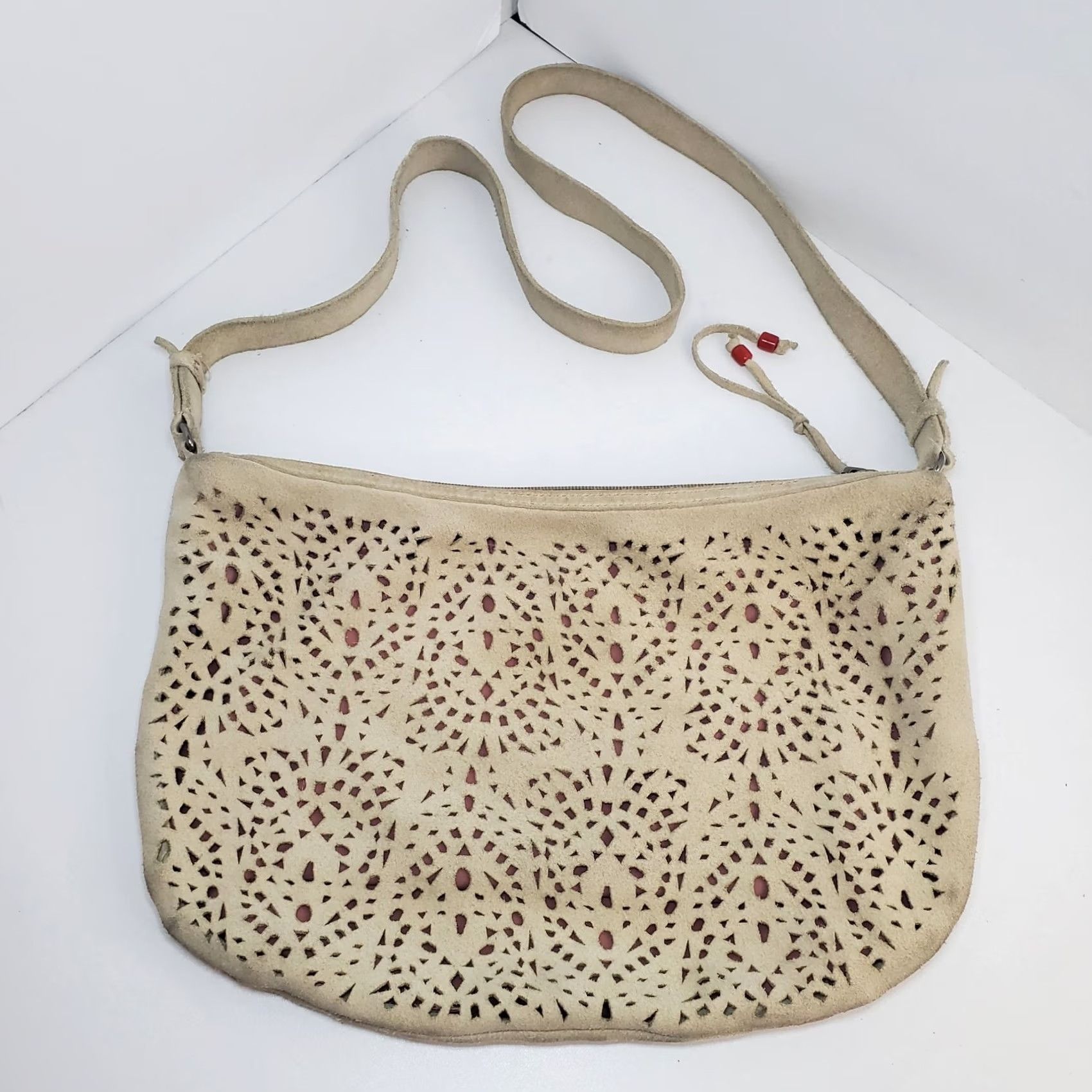 Vintage American Eagle Suede Shoulder Bag Beige Cutout Sloulchy Hippie Boho Summer Size ONE SIZE - 7 Thumbnail