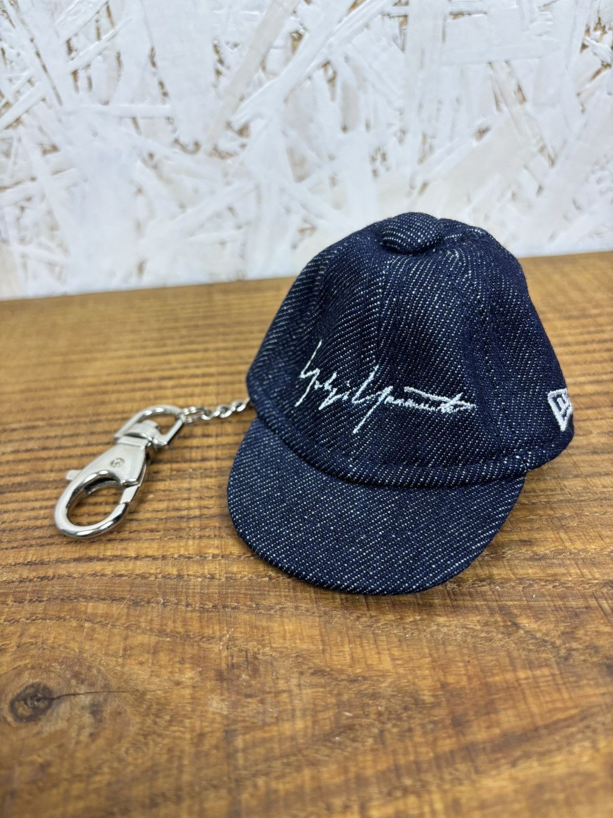 New Era × Yohji Yamamoto Yohji Yamamoto x New Era Denim Cap Mini Bag Charm Key Holder Size ONE SIZE - 1 Thumbnail