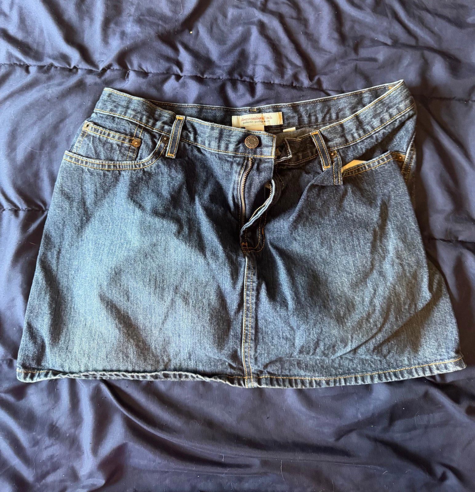 Abercrombie & Fitch Abercrombie & Fitch Women’s Size 10 Short Denim Skirt Size 32" / US 10 / IT 46 - 1 Thumbnail