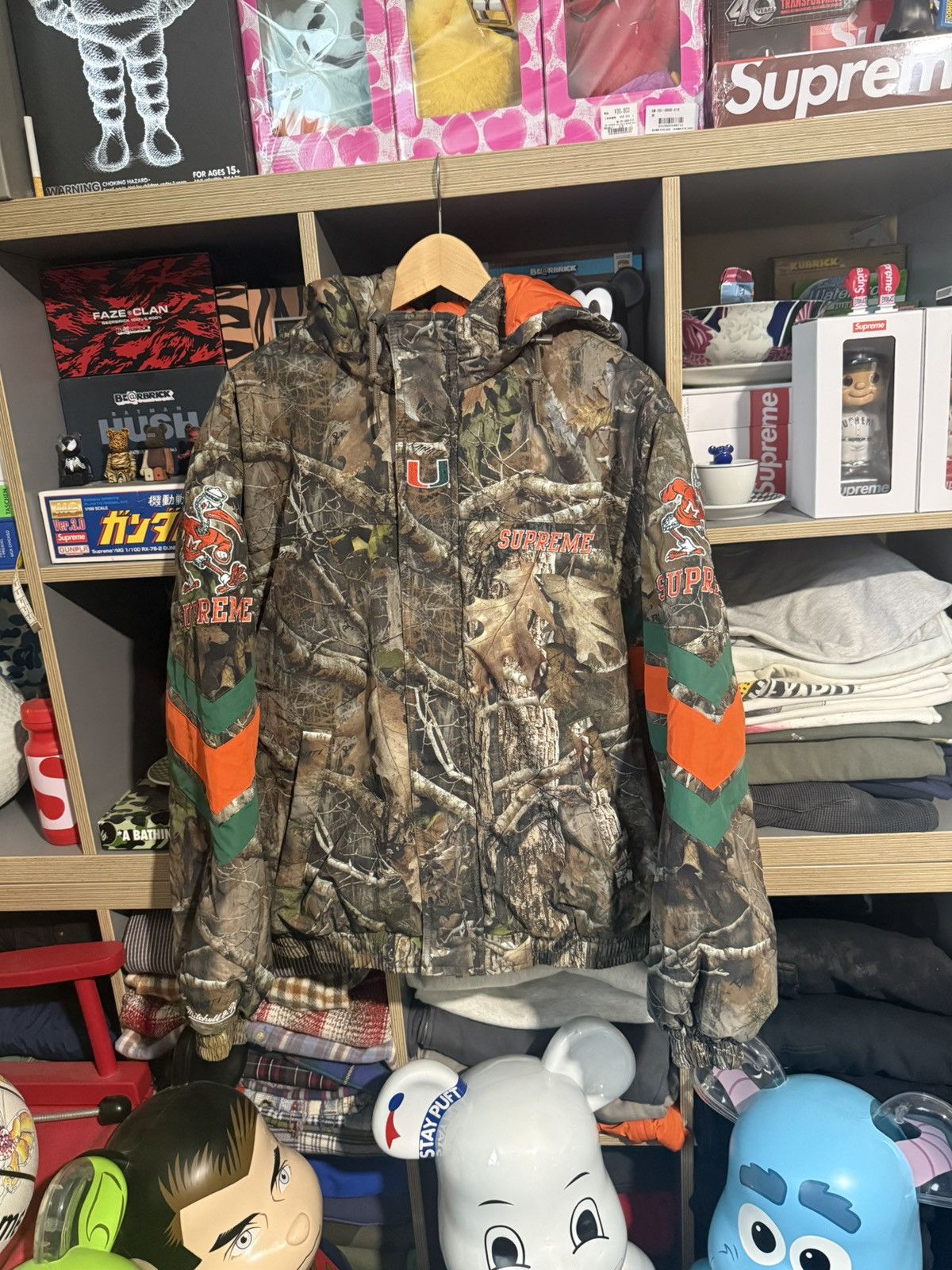 Mitchell & Ness × NCAA × Supreme Supreme Mitchell & Ness NCAA Miami Hurricanes Jacket Size US M / EU 48-50 / 2 - 1 Thumbnail