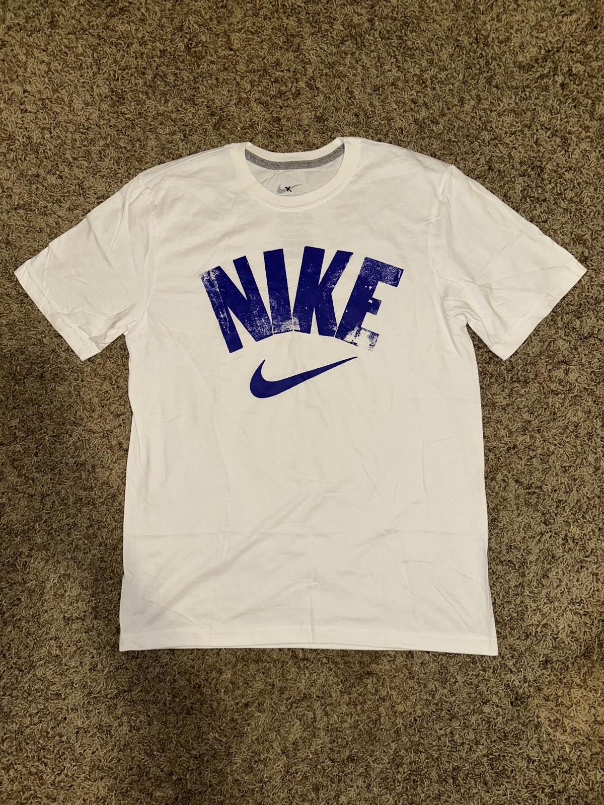 Nike Vintage Nike Men’s Dri-Fit Central Big Logo White T-Shirt 2011 Size US M / EU 48-50 / 2 - 1 Thumbnail