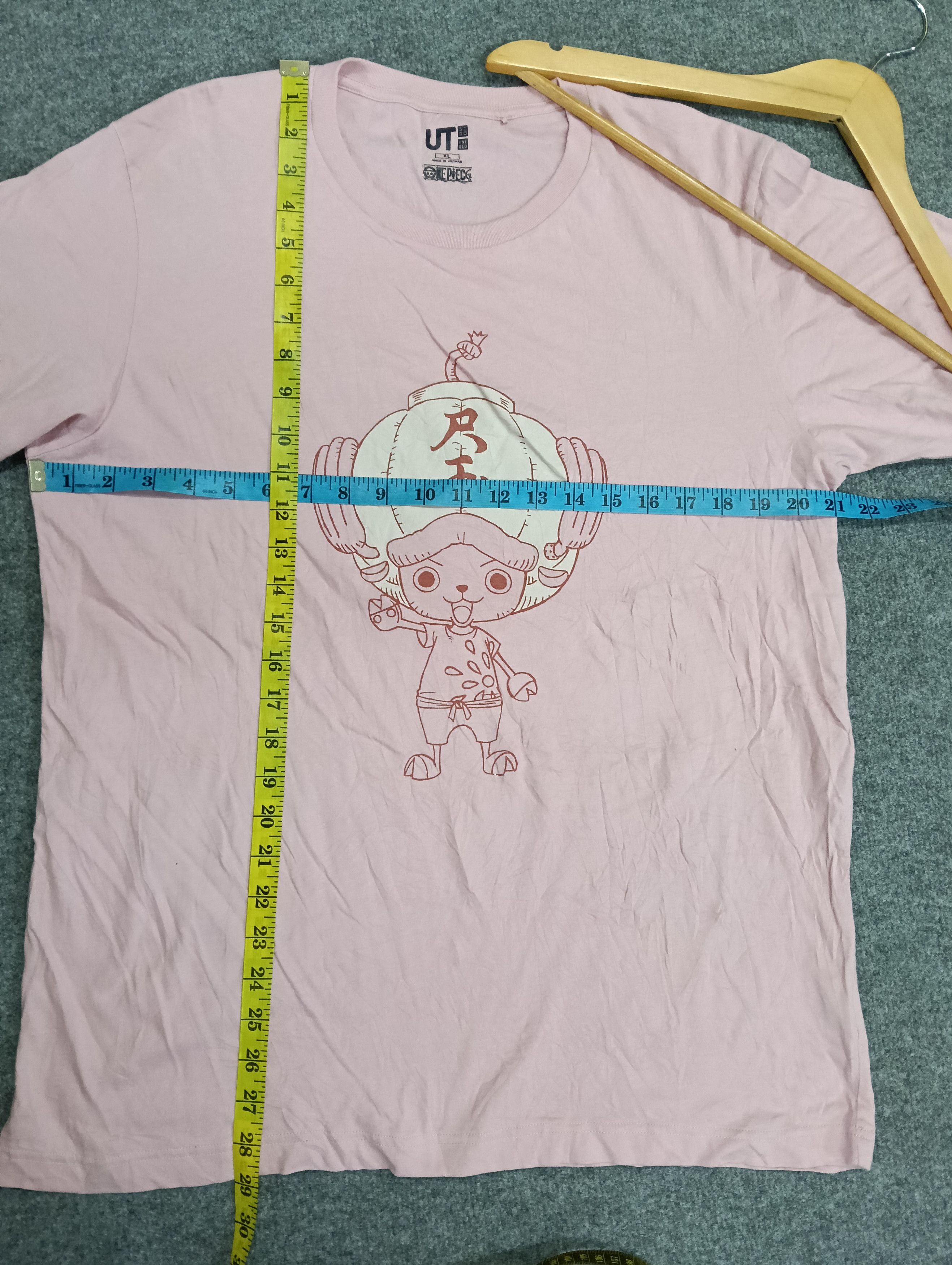 Japanese Brand × One Piece × Uniqlo One peace Tony Chopper X UNIQLO T-SHIRT Size US XL / EU 56 / 4 - 2 Thumbnail