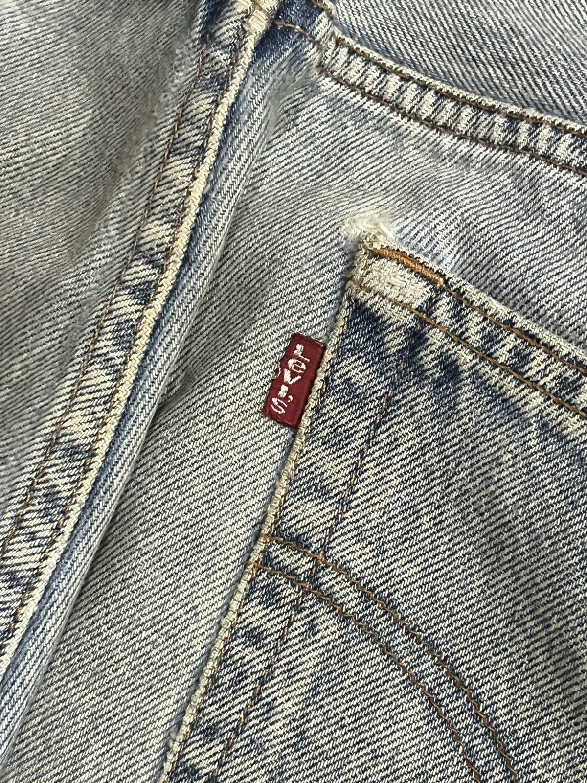 Levi's Vintage 90s Levi’s 501 Buttonfly Light Blue Washed Rip Jeans Size US 36 / EU 52 - 12 Thumbnail
