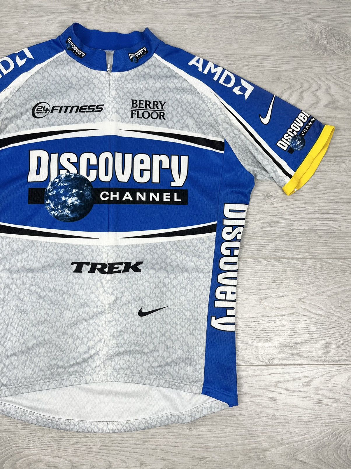 Bicycle Nike Discovery Channel Vintage Bicycle T Shirt Size US M / EU 48-50 / 2 - 3 Thumbnail