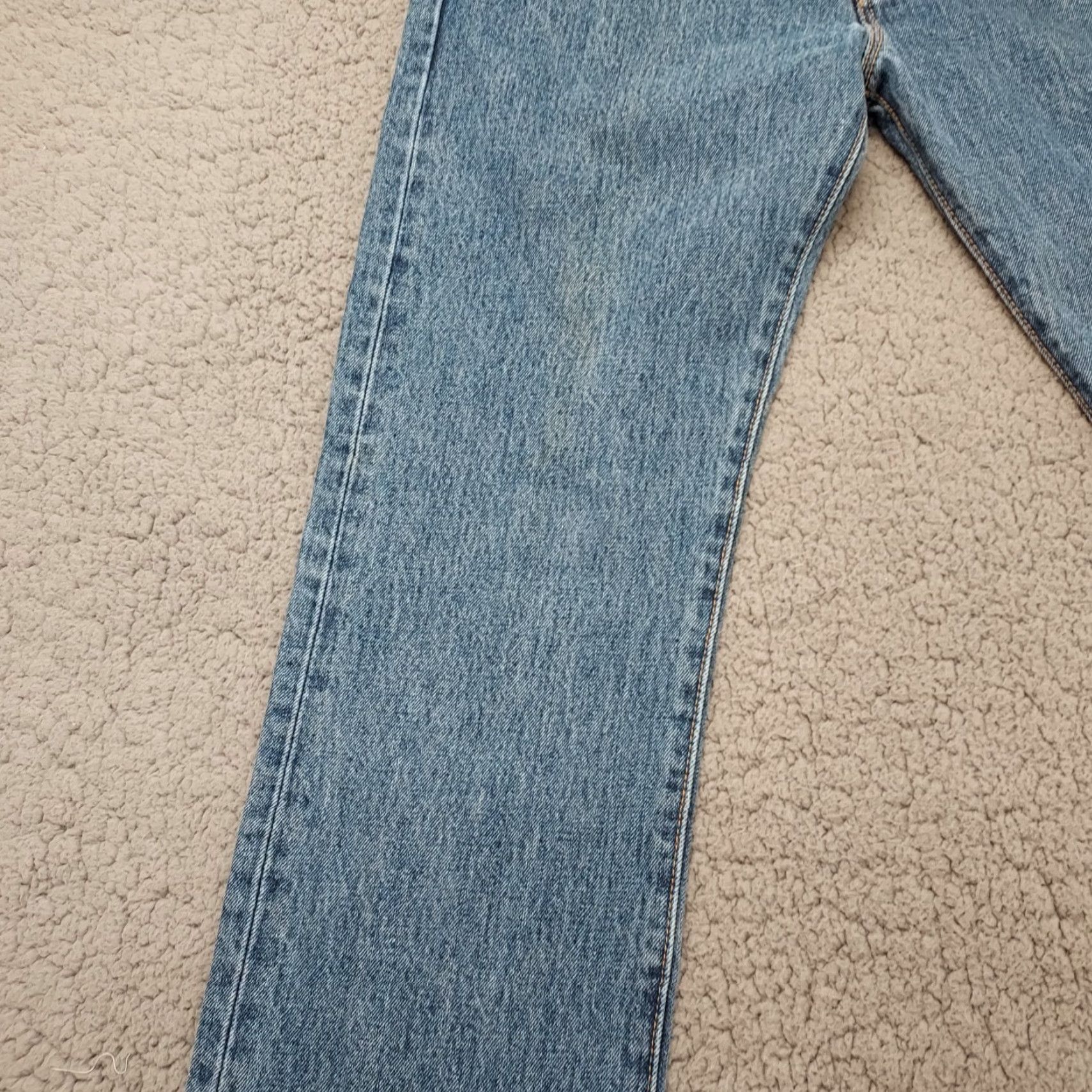 Levi's Levi's 501 Med Wash Jeans - Regular Denim 32x32 Button Fly Straight Mens 501 Series Blue Denim Jeans Size US 32 / EU 48 - 7 Thumbnail