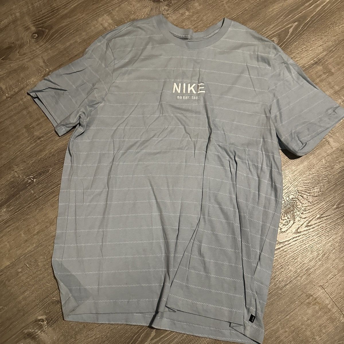 Nike Nike SB Striped Tee Embroidered Logo Size US XL / EU 56 / 4 - 1 Thumbnail