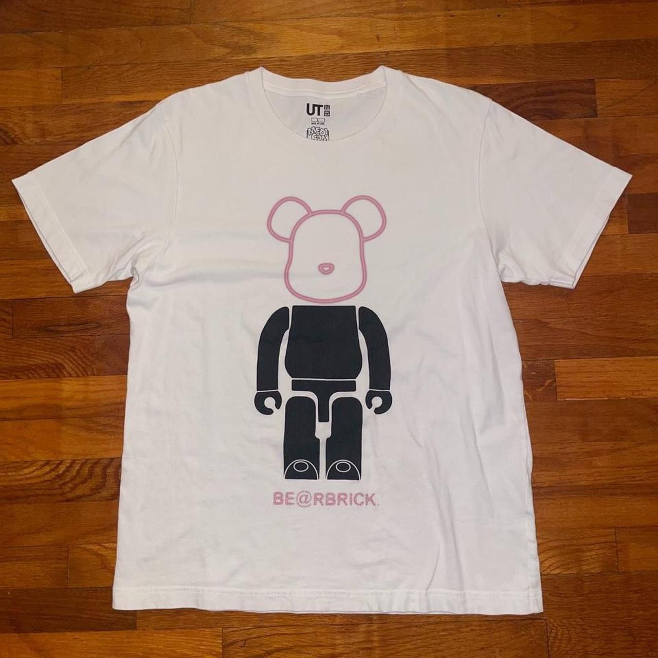 Uniqlo Rare Uniqlo x Medicom Toys bearbrick t shirt Size US M / EU 48-50 / 2 - 1 Thumbnail
