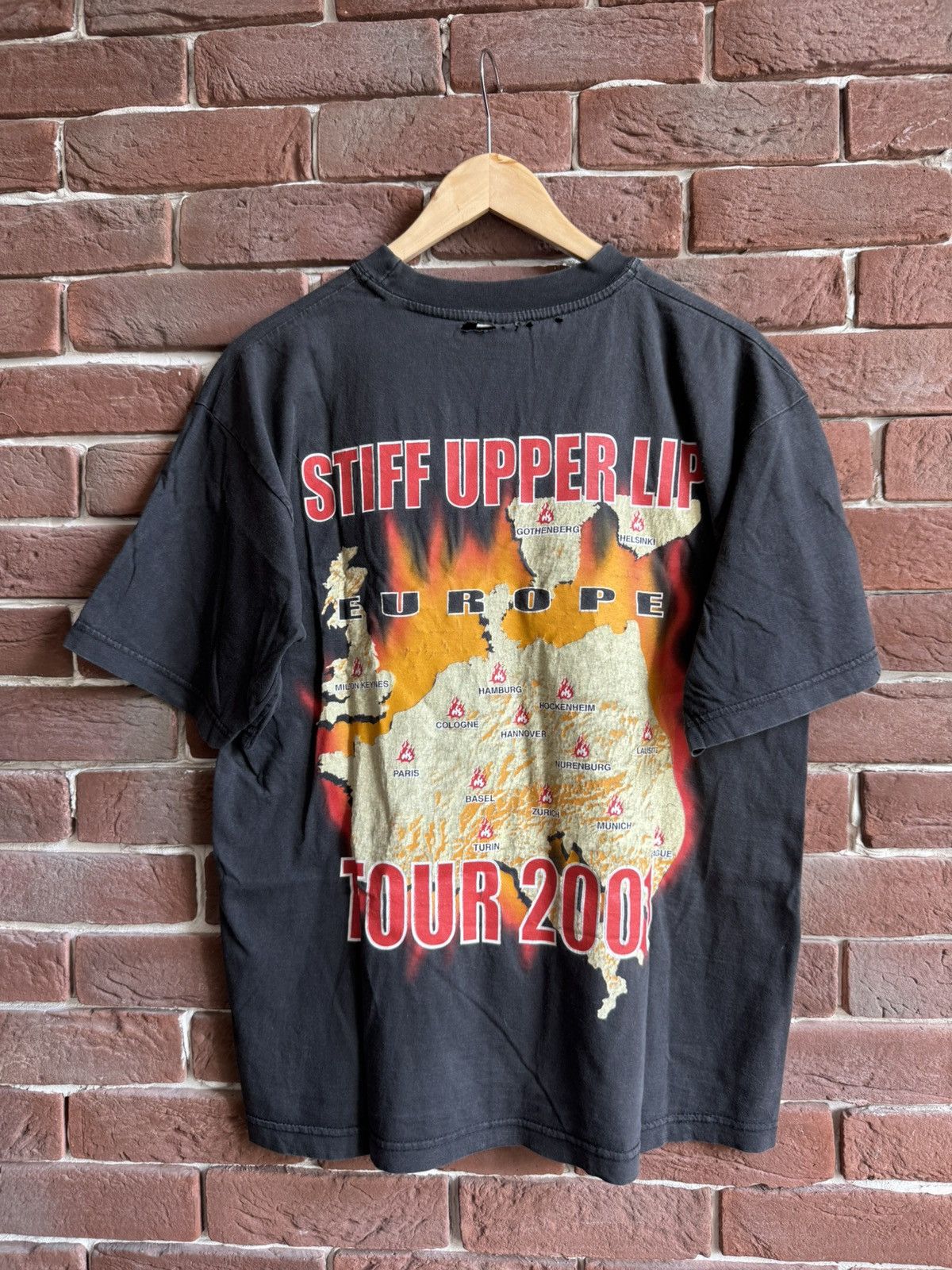 Band Tees Rare Vintage 2000 AC/DC Stiff Upper Lip Tour Rock Band Tee Size US M / EU 48-50 / 2 - 2 Thumbnail