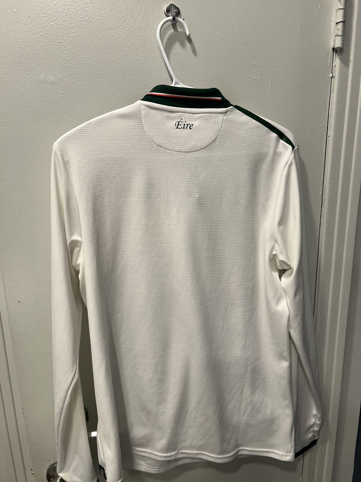 New Balance IRELAND 2017/2018 FOOTBALL SHIRT JERSEY ORIGINAL Size US M / EU 48-50 / 2 - 6 Thumbnail