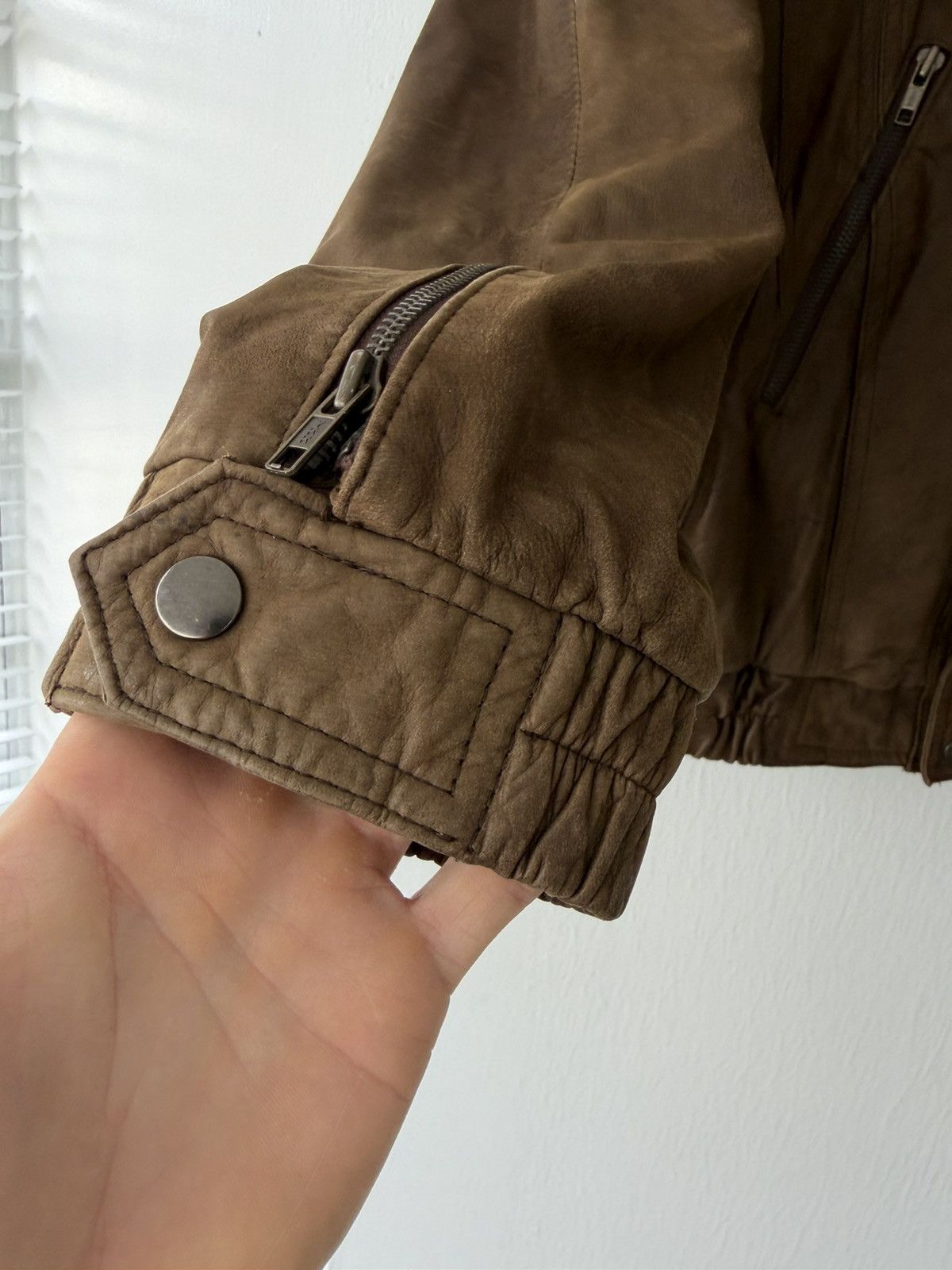 Adventure Bound Adventure Bound Men's Brown Leather Bomber Jacket Size L Size US L / EU 52-54 / 3 - 6 Thumbnail