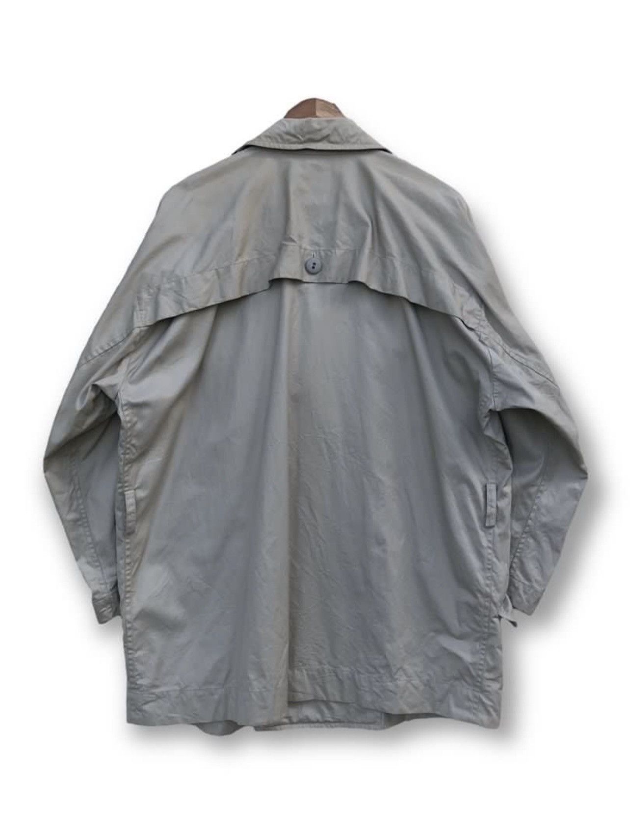 Issey Miyake 🔥A/W 1985 ISSEY MIYAKE DOUBLE-BUTTON DESIGN TRENCH COAT Size US M / EU 48-50 / 2 - 3 Thumbnail