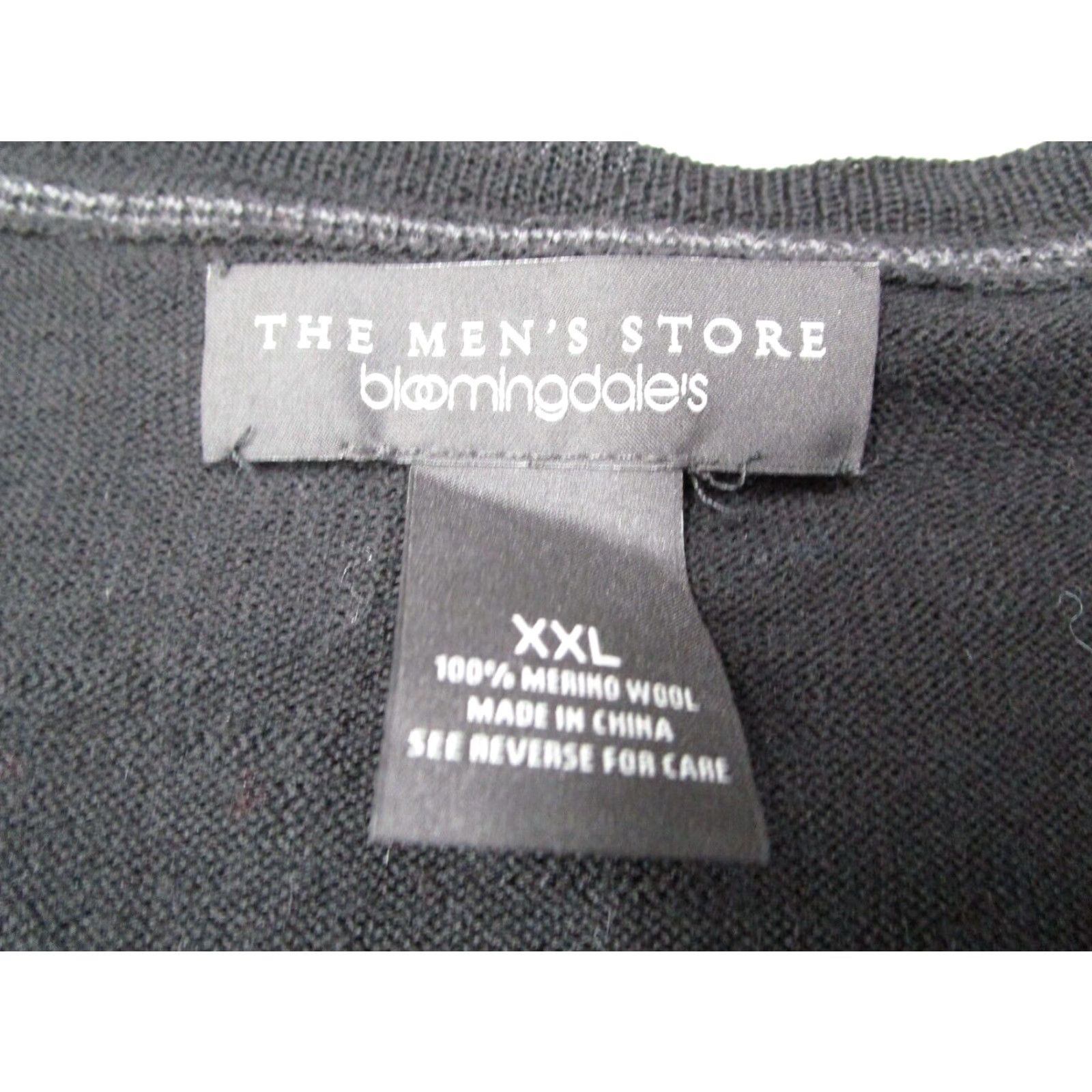 Bloomingdale's VINTAGE Bloomingdale's Men's Sweater Knit Pullover 2XL Black Merino Wool V-Neck All Seasons Size US XXL / EU 58 / 5 - 2 Thumbnail