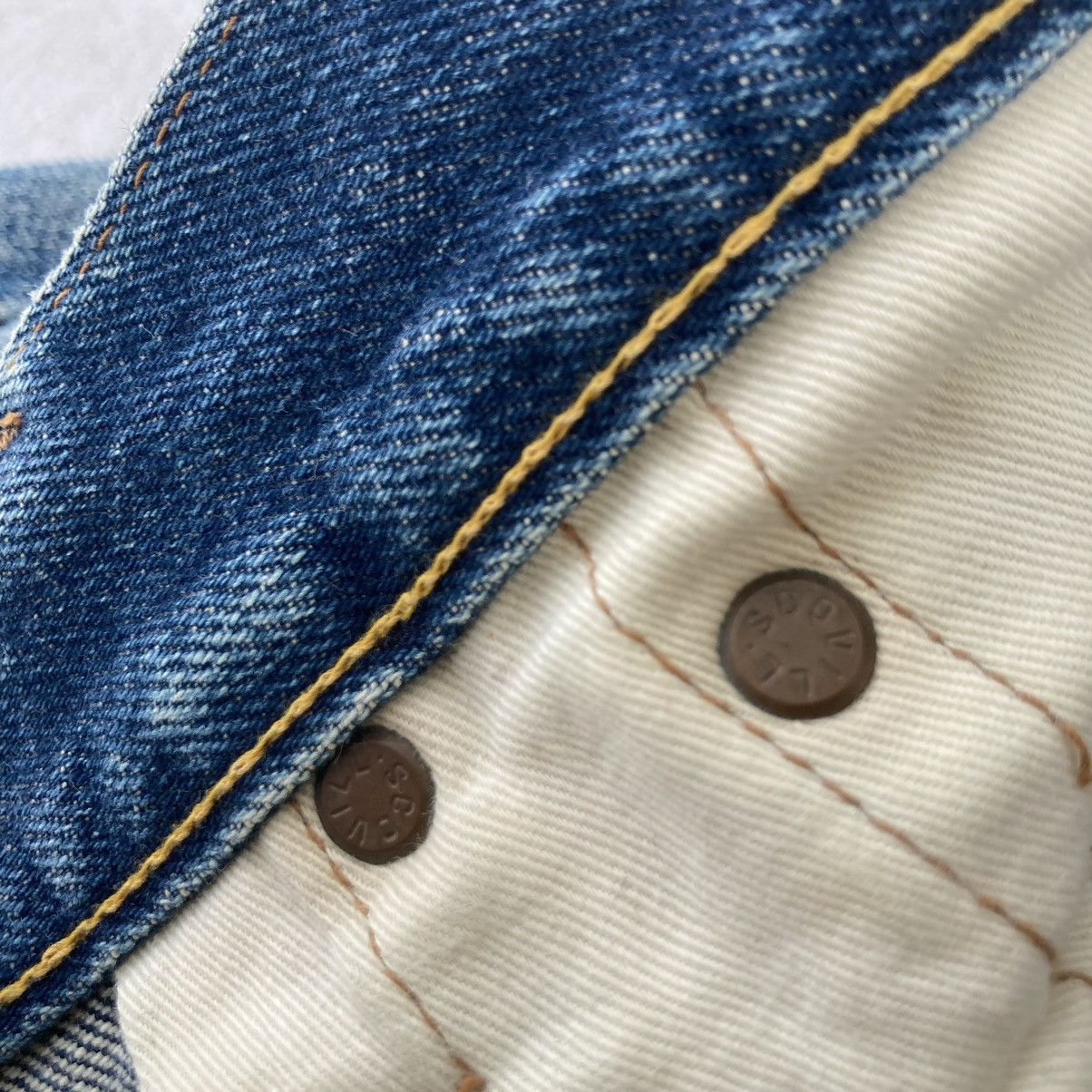 Evisu VINTAGE EVIS DISTRESSED SELVEDGE JEANS Size US 33 - 17 Thumbnail