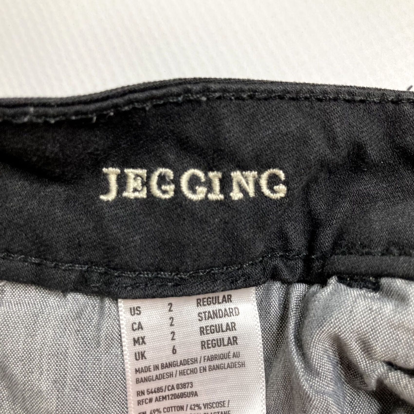 American Eagle Outfitters American Eagle Outfitters Jegging Jeans Size 2 Black Super Stretch Distressed 5-Pocket Denim Women’s Skinny Regular Rise 27x29 Shoes: Belt Loops Logo Size 26" / US 2 / IT 38 - 6 Thumbnail