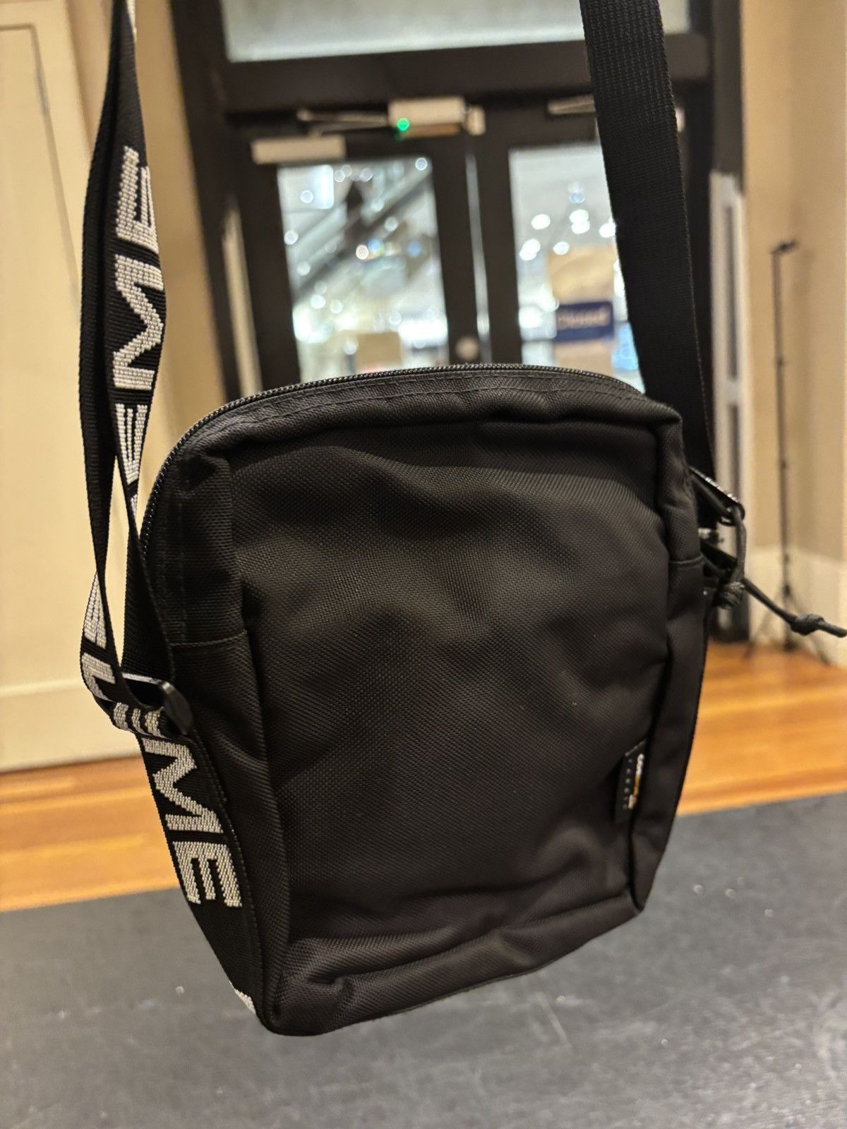 Supreme Supreme Logo Side Bag - Black Size ONE SIZE - 2 Thumbnail