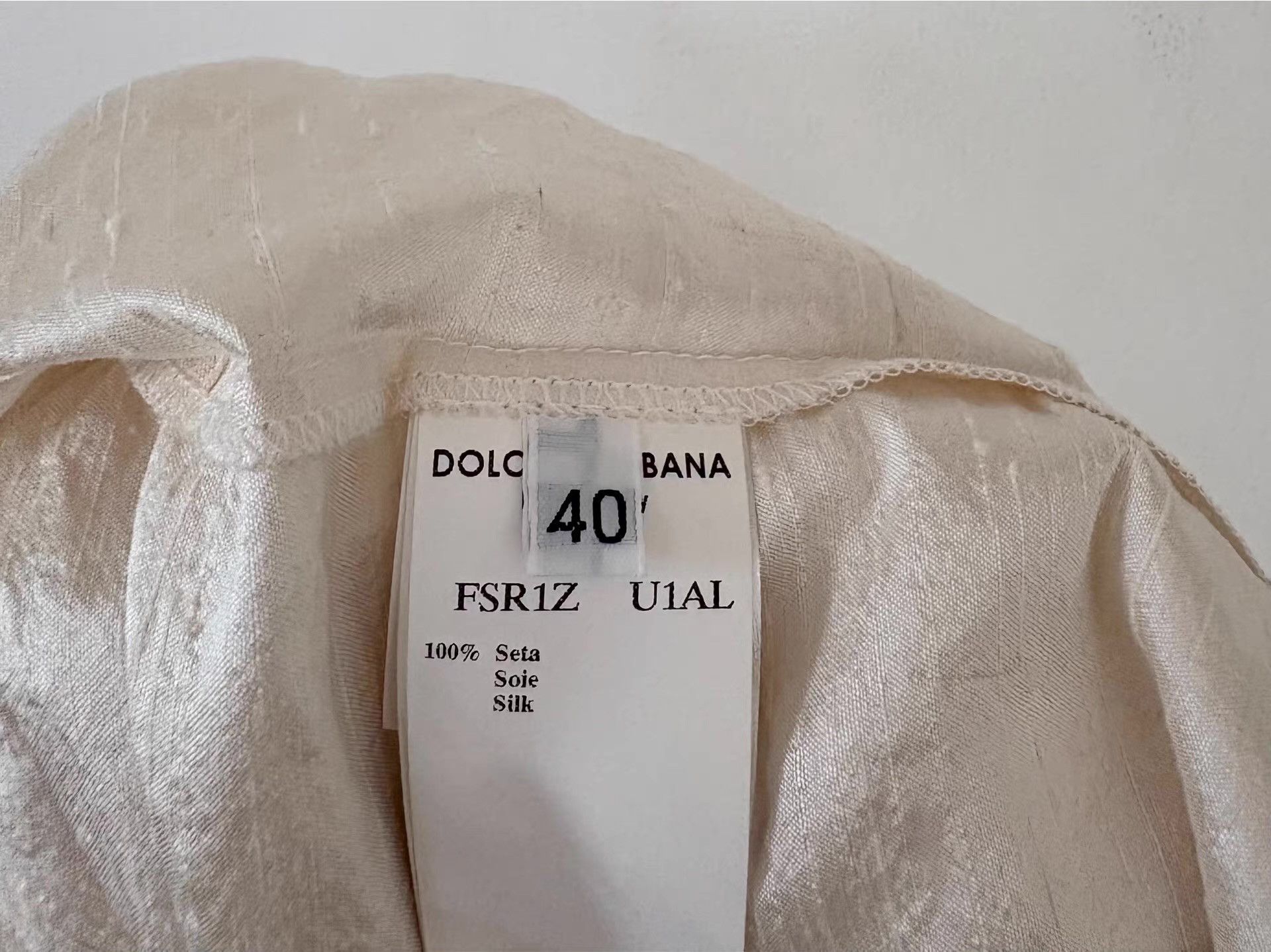 Dolce & Gabbana Dolce & Gabbana Women's White Silk Short-Sleeve Blouse Ｑ21 Size M / US 6-8 / IT 42-44 - 4 Thumbnail