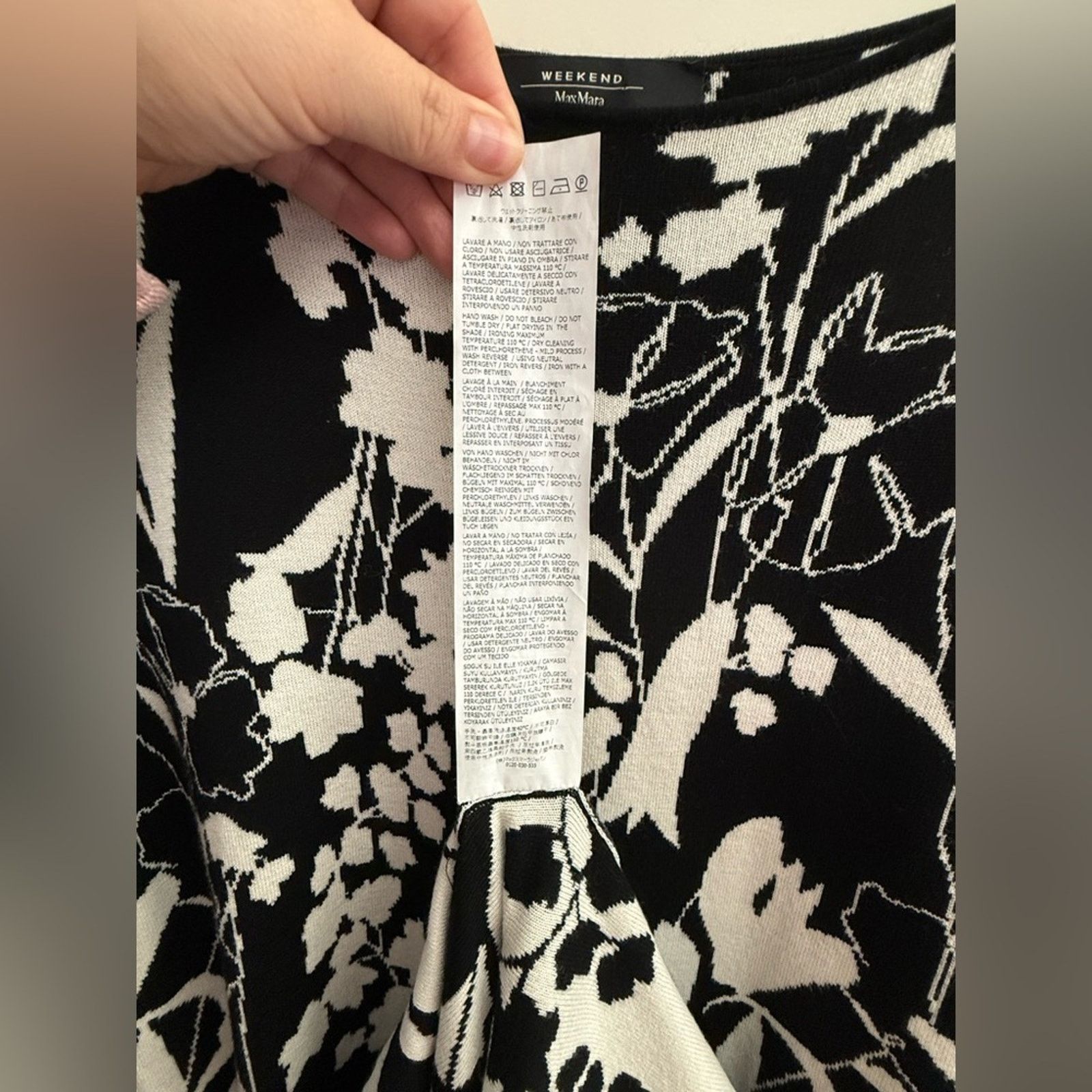 Weekend Max Mara Weekend Max Mara Black Ivory Knit Top Sweater Floral Print L Size L / US 10 / IT 46 - 5 Thumbnail