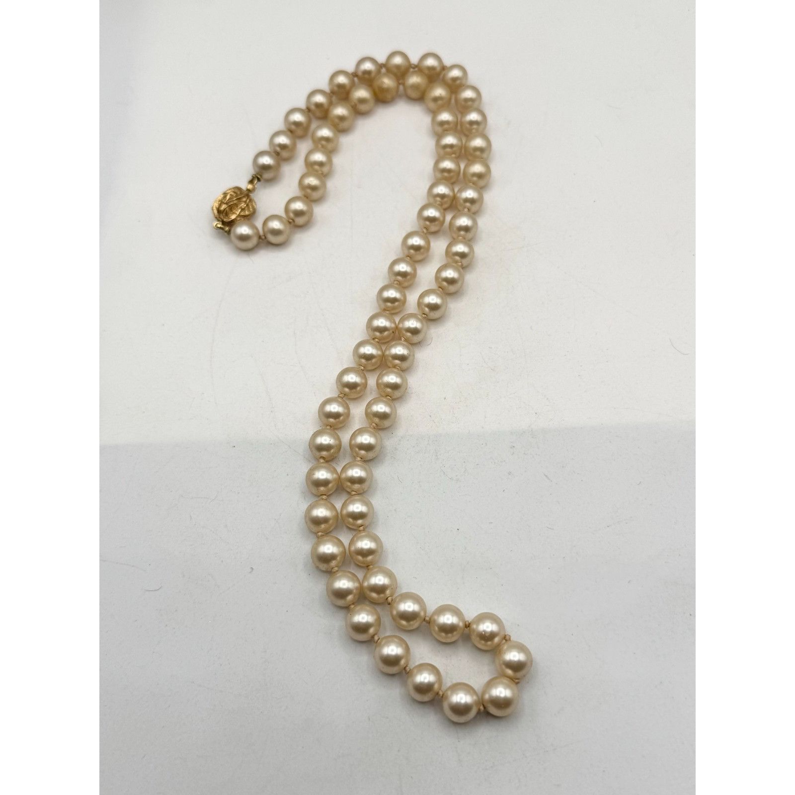 Vintage Vintage faux pearl beaded necklace with gold clasp Size ONE SIZE - 3 Thumbnail