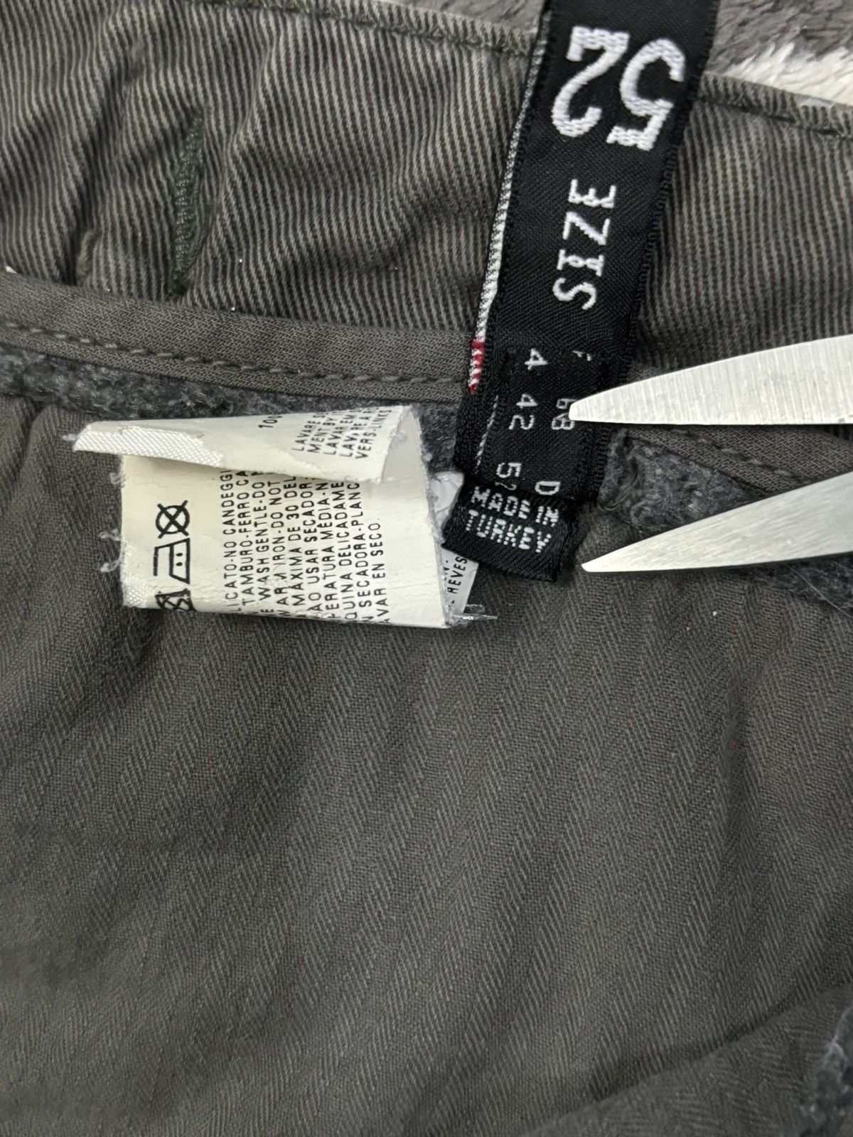 Emporio Armani Vintage Emporio Armani Thrashed Loose Utility Cargo Pants Size US 36 / EU 52 - 22 Thumbnail