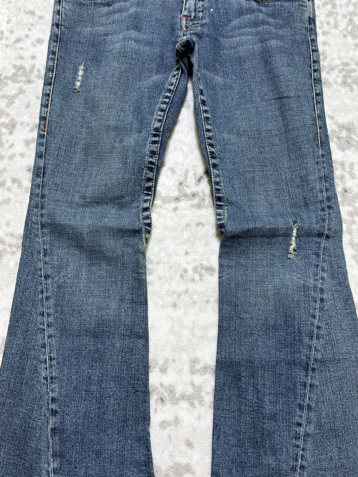 True Religion Flared True Religion Joey Distressed Boot Cut Low Rise Denim Size US 30 / EU 46 - 6 Thumbnail