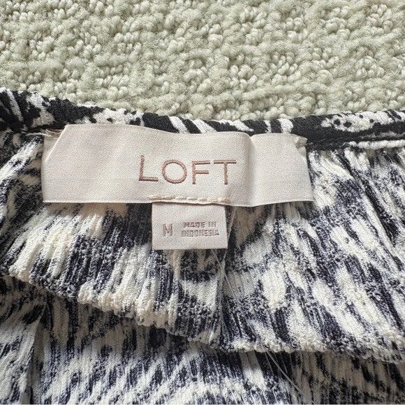Loft New LOFT Womens Top Palm Crinkle Bubble Hem Blouse Black Whi Size M / US 6-8 / IT 42-44 - 7 Thumbnail