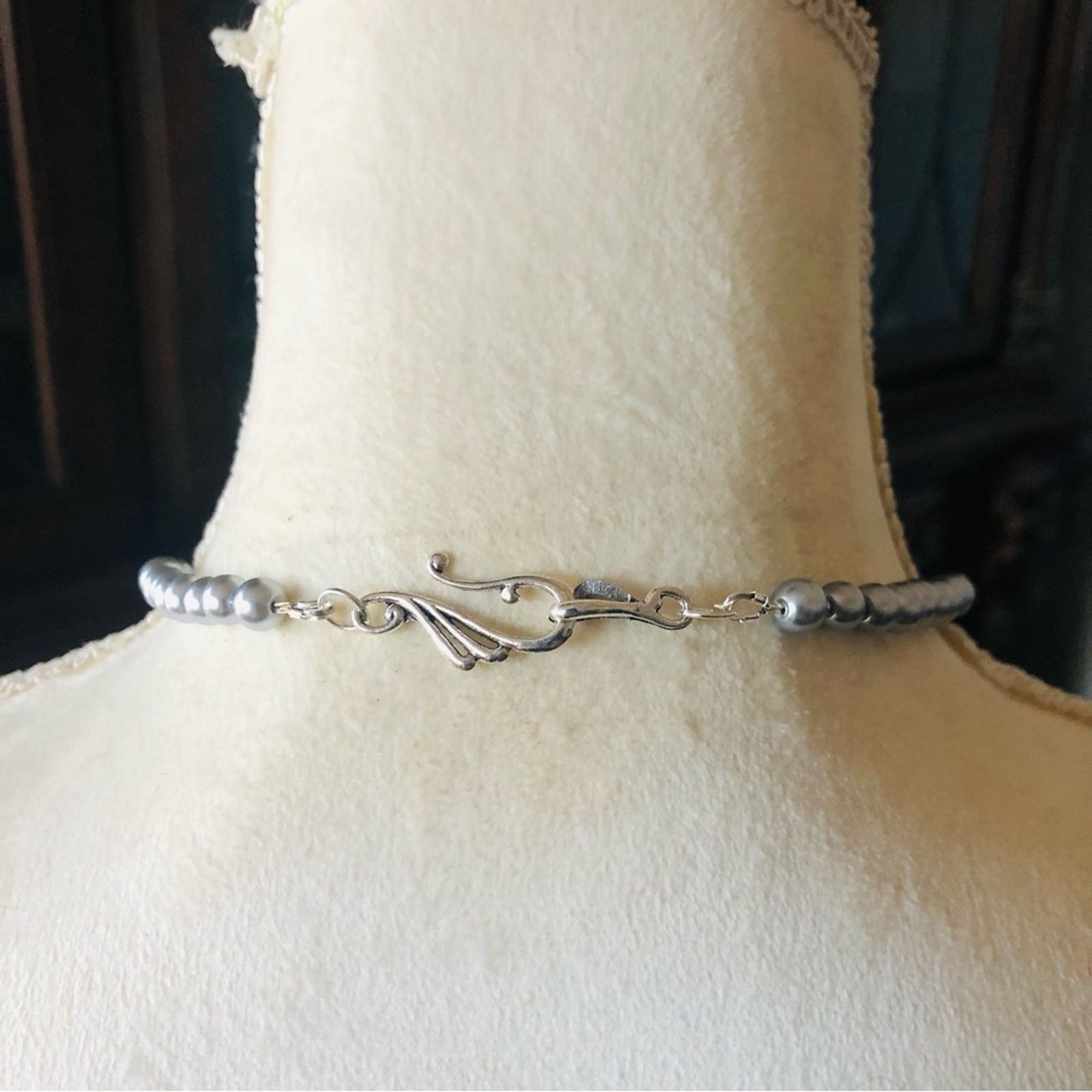Handmade Handcrafted repurpose large silver floral Pearl necklace Size ONE SIZE - 7 Thumbnail