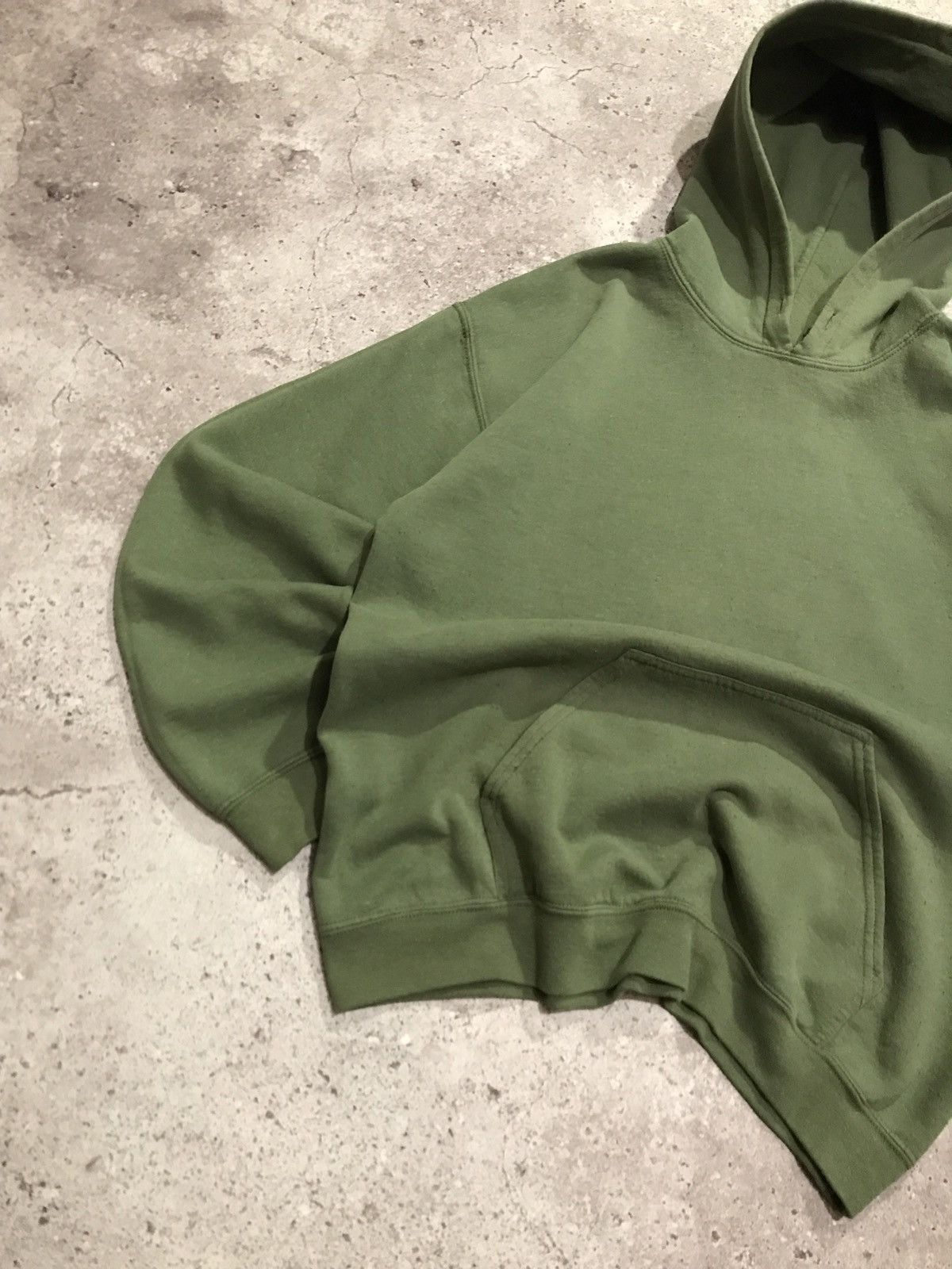 Vintage Vintage Y2K Boxy Hoodie Gildan Olive M Size US M / EU 48-50 / 2 - 3 Thumbnail