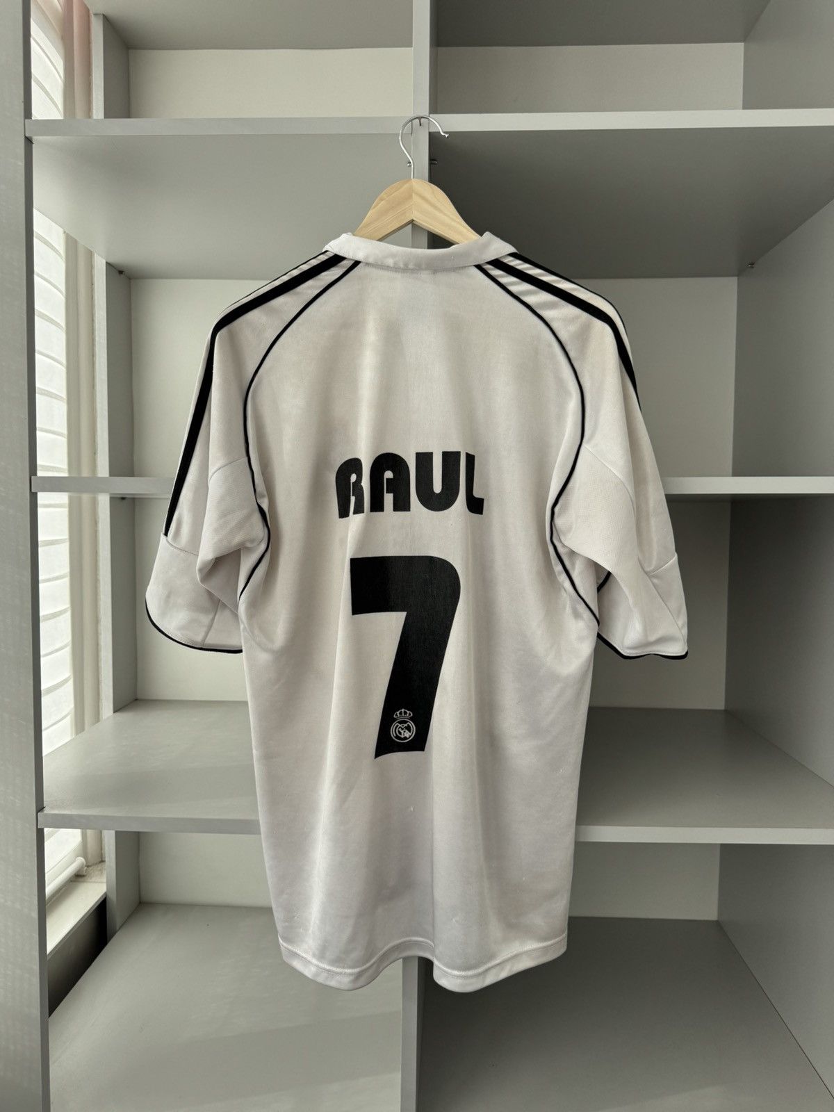 Adidas Adidas Real Madrid 7 Raul 2005 2006 Siemens Home Jersey Size US M / EU 48-50 / 2 - 8 Thumbnail