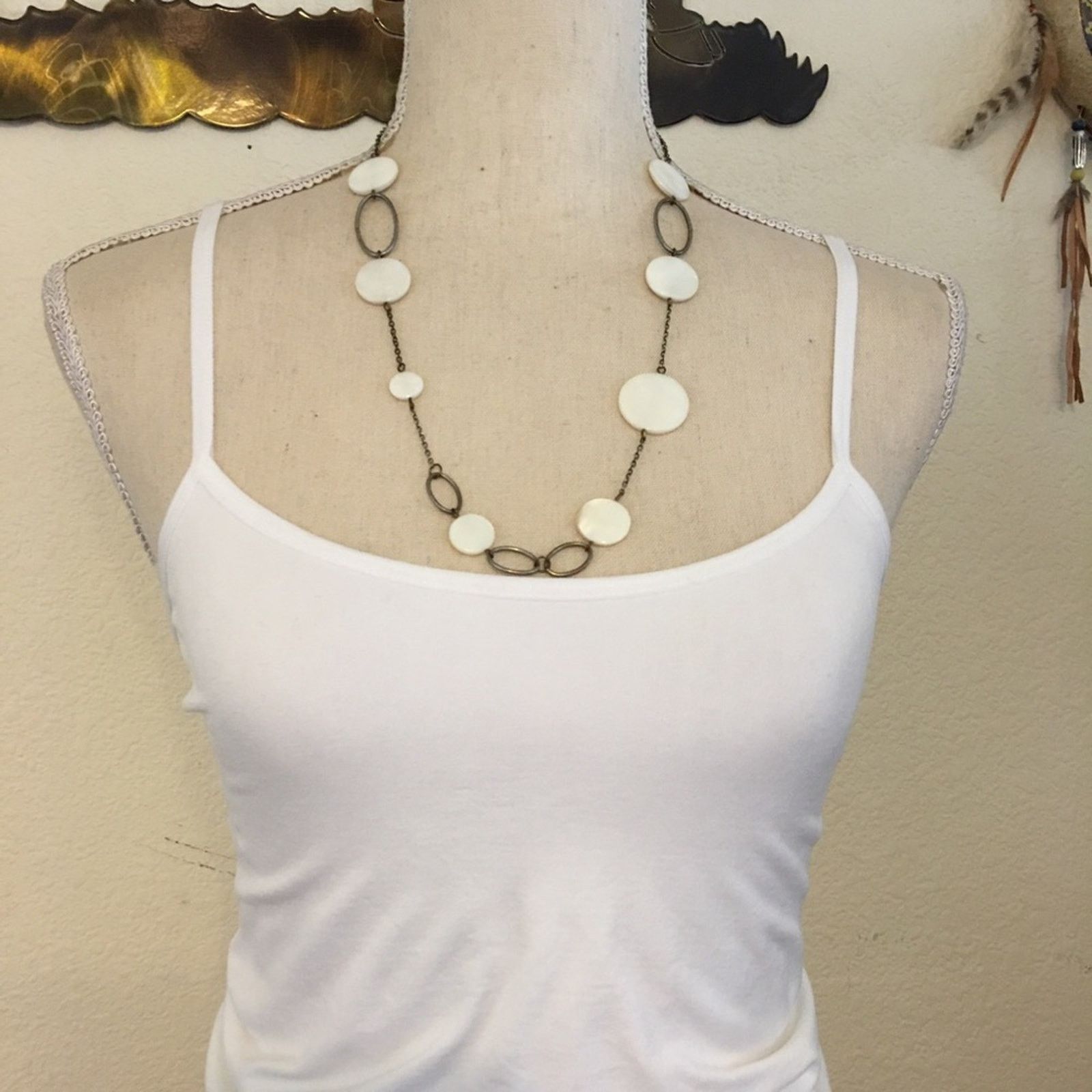 Vintage Vintage mother of pearl disc silver tone necklace Size ONE SIZE - 3 Thumbnail
