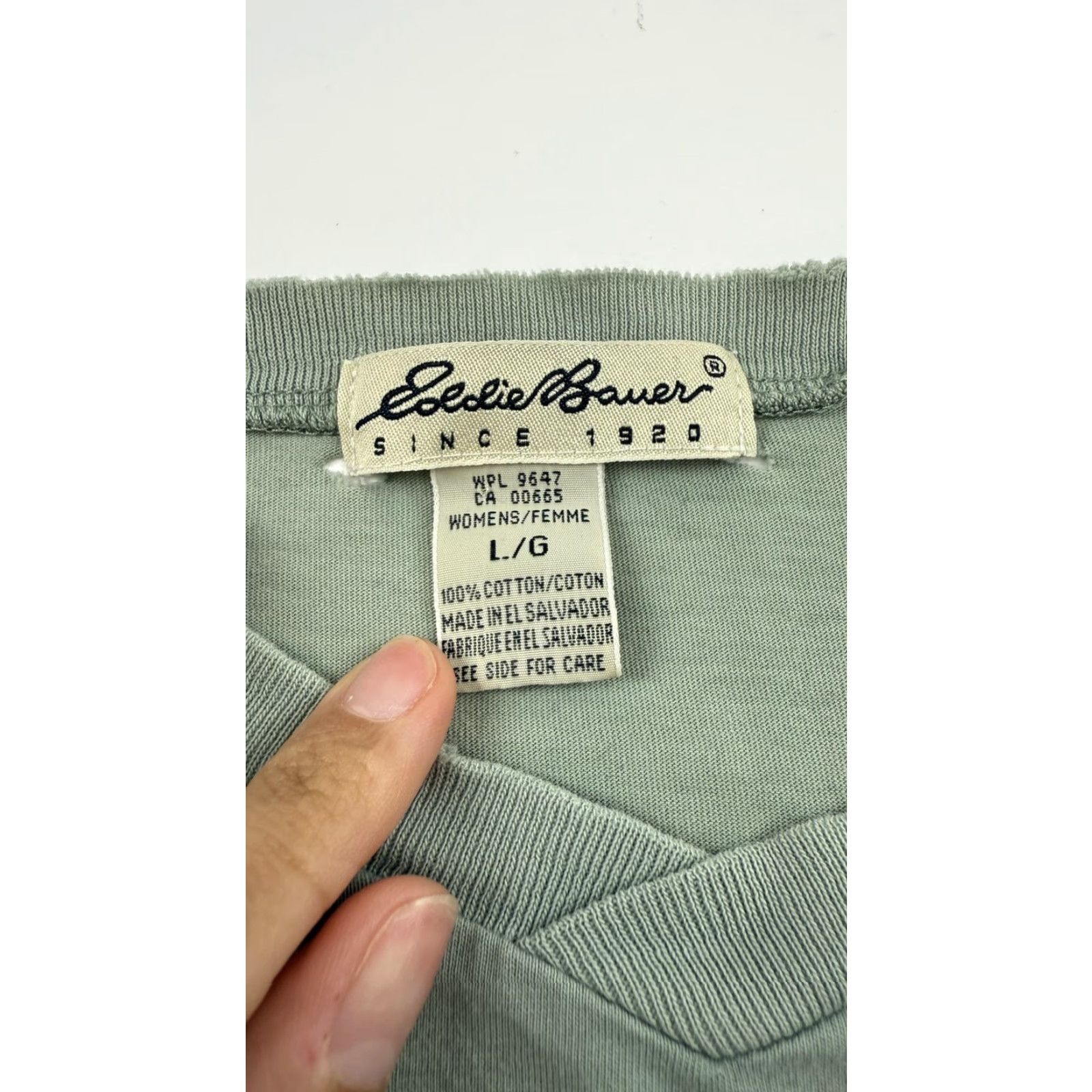 Eddie Bauer Vintage Eddie Bauer Women’s T-Shirt Large Green Short Sleeve V-Neck Cotton Casual Top Size L / US 10 / IT 46 - 5 Thumbnail