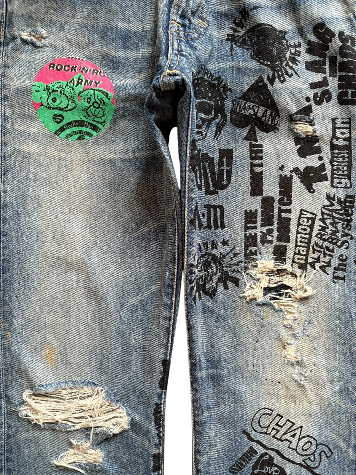 Japanese Brand Vintage Japanese Brand Printed Spell Out Ripped Jeans Size US 29 - 5 Thumbnail