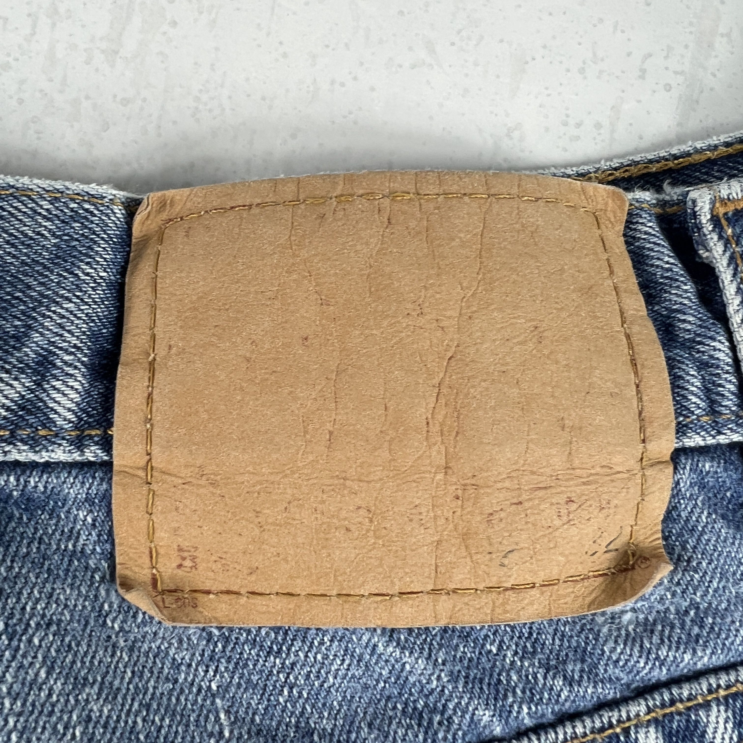 Levi's × Vintage Y2K Levi's Jeans Shorts 560 Loose Faded Cut Off Denim Jorts Size US 31 - 5 Thumbnail