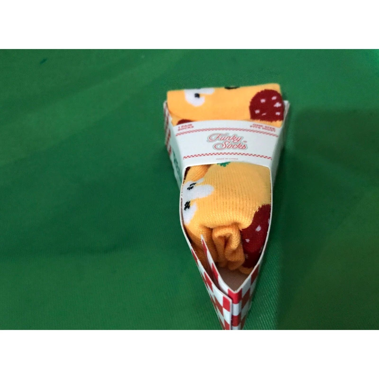 Vintage Funky Socks Pizza Socks Men 6-12 Yellow Novelty Casual Socks 6-12 Adults Mens Shirt? Size ONE SIZE - 5 Thumbnail