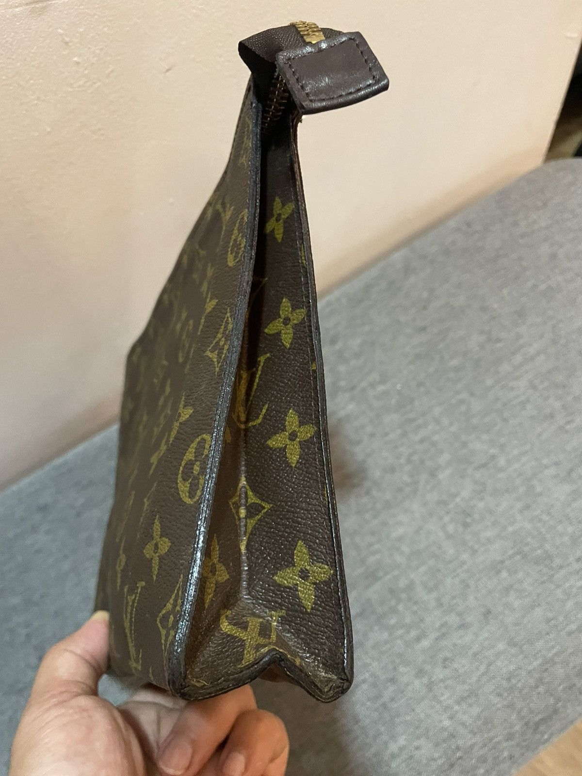 Louis Vuitton Authentic vintage Louis Vuitton Monogram Toiletry 26 Pouch Size ONE SIZE - 11 Thumbnail