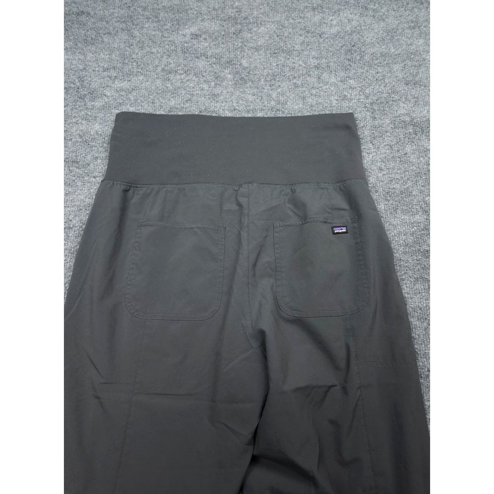 Patagonia Patagonia Pants Women's Medium Gray Lightweight Stretch Jogger Pockets Logo Inseam 27 Tapered Regular Band? Size 32" / US 10 / IT 46 - 4 Thumbnail