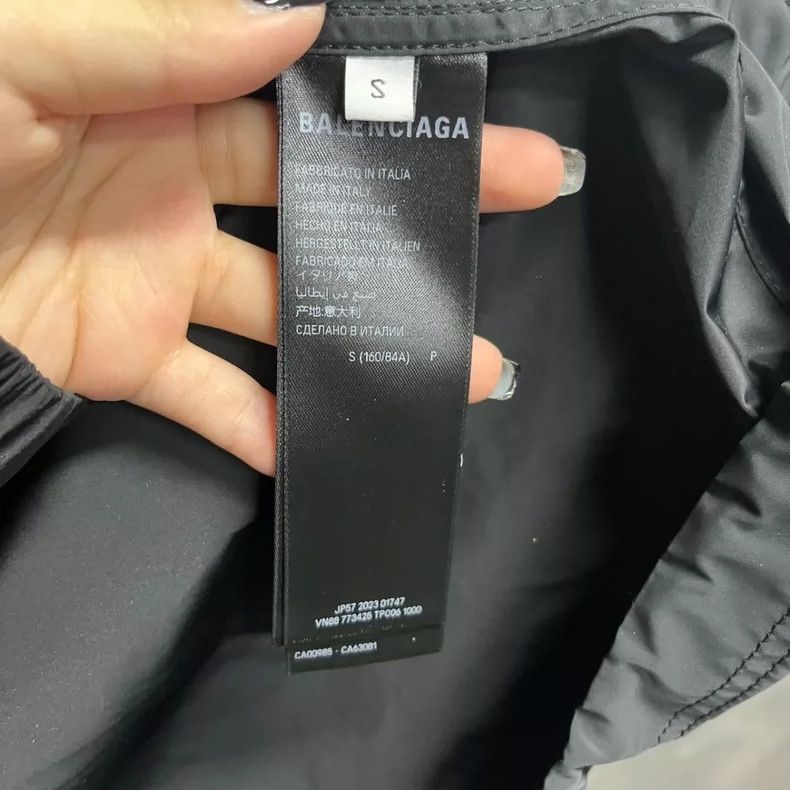 Balenciaga Balenciaga Black brand logo printed round neck button long Size US S / EU 44-46 / 1 - 4 Thumbnail