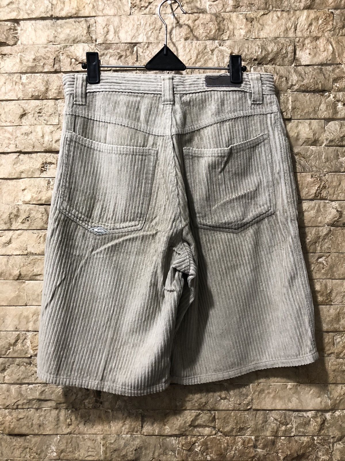 Quiksilver Vintage Quiksilver Corduroy Shorts Size US 30 / EU 46 - 2 Thumbnail