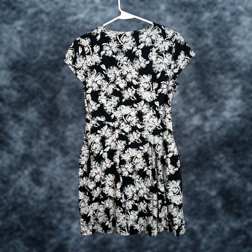 Vintage Gu Uniqlo Womens Dress Floral Black White V-Neck Short Sleeve Nylon Rayon Mini Fit & Flare S Black Womens No, not. (Oops) Size S / US 4 / IT 40 - 1 Thumbnail