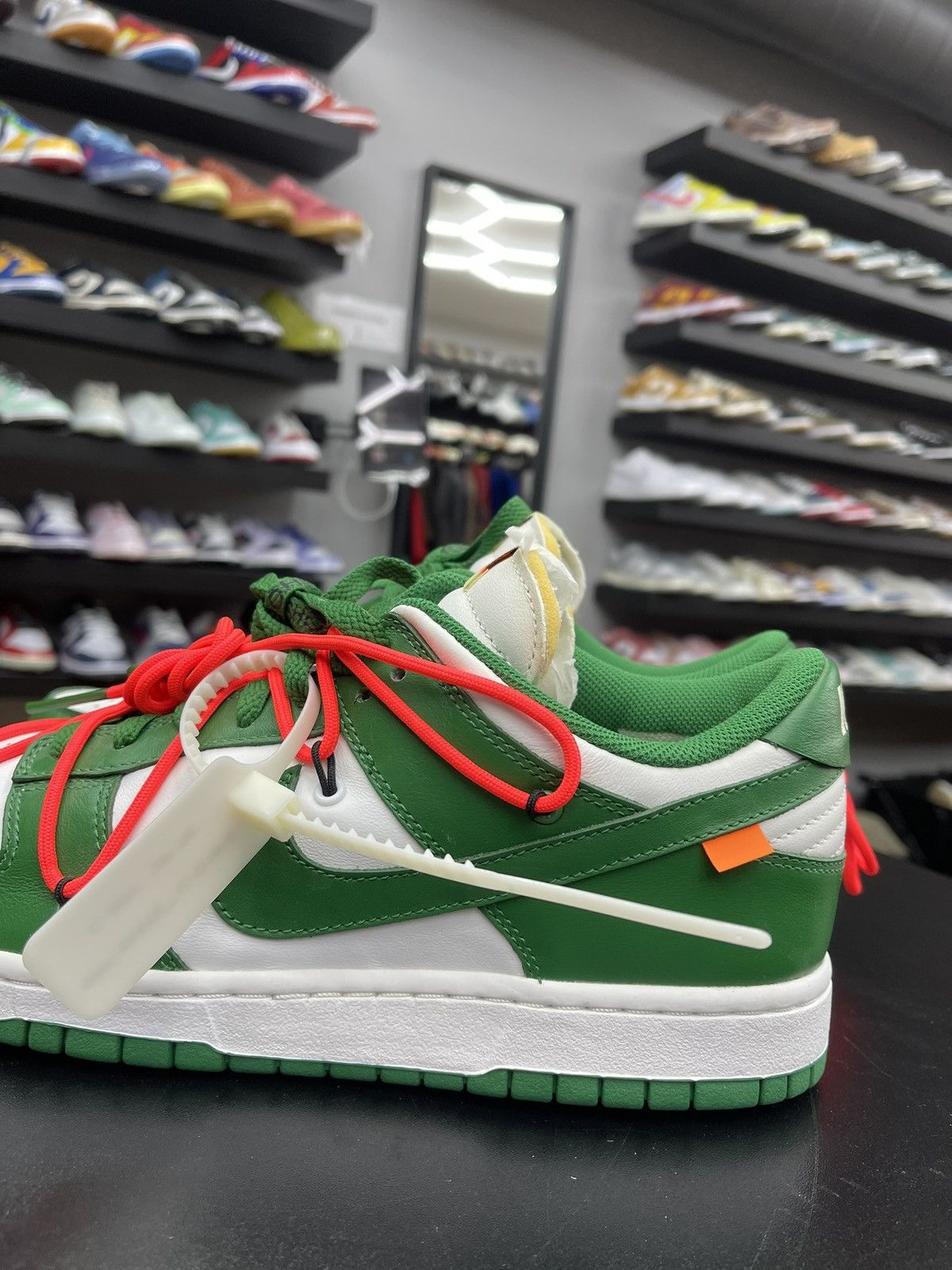 Nike × Off-White Size 11 - Nike Dunk Low Off White Pine Green Size US 11 / EU 44 - 5 Thumbnail