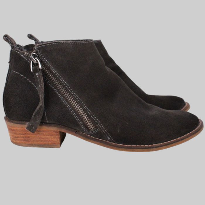 Dolce vita outlet pearse suede bootie