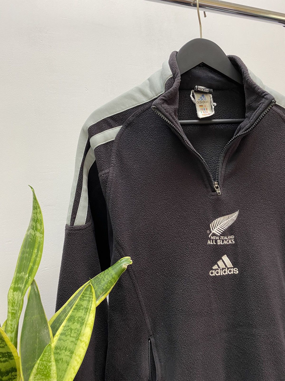Adidas × New Zealand Outback × Vintage Vintage New Zealand All Blacks And Rugby Fleece Sweater Size US S / EU 44-46 / 1 - 3 Thumbnail