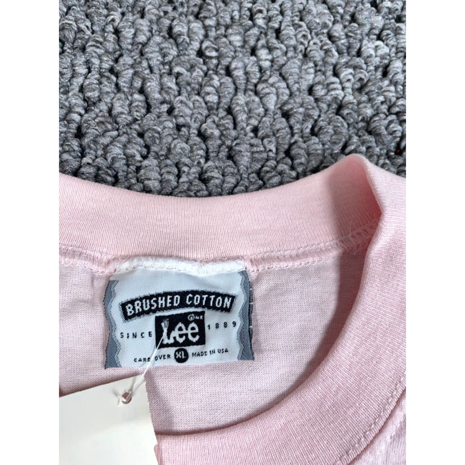 Lee VINTAGE Lee Alaska Denali Park T-Shirt Adult XL Pink 90s Nature Outdoor Animals Made in USA Size US XL / EU 56 / 4 - 4 Thumbnail