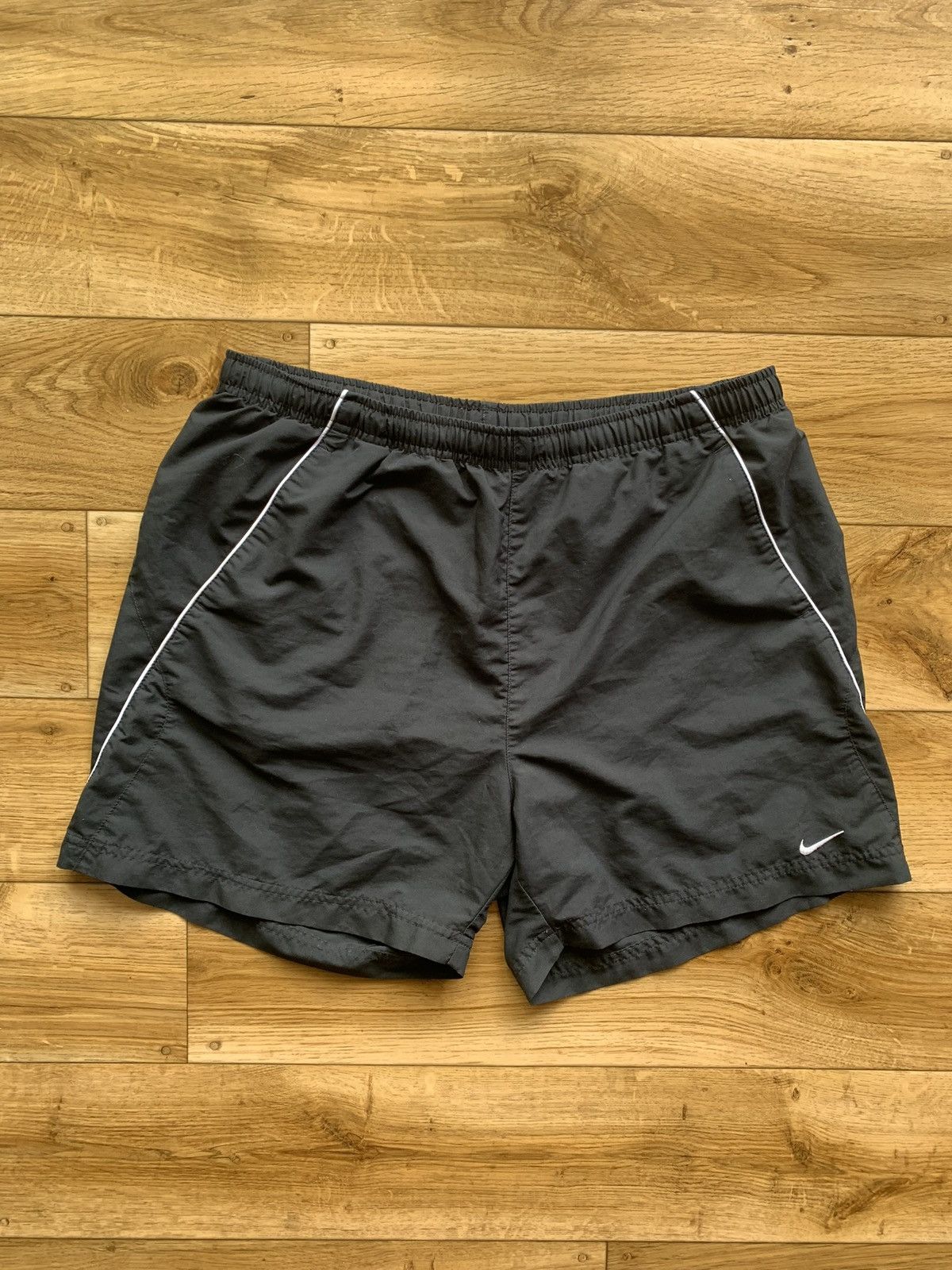 Nike × Vintage Nike Vintage Shorts Y2k Style Size US 36 / EU 52 - 1 Thumbnail