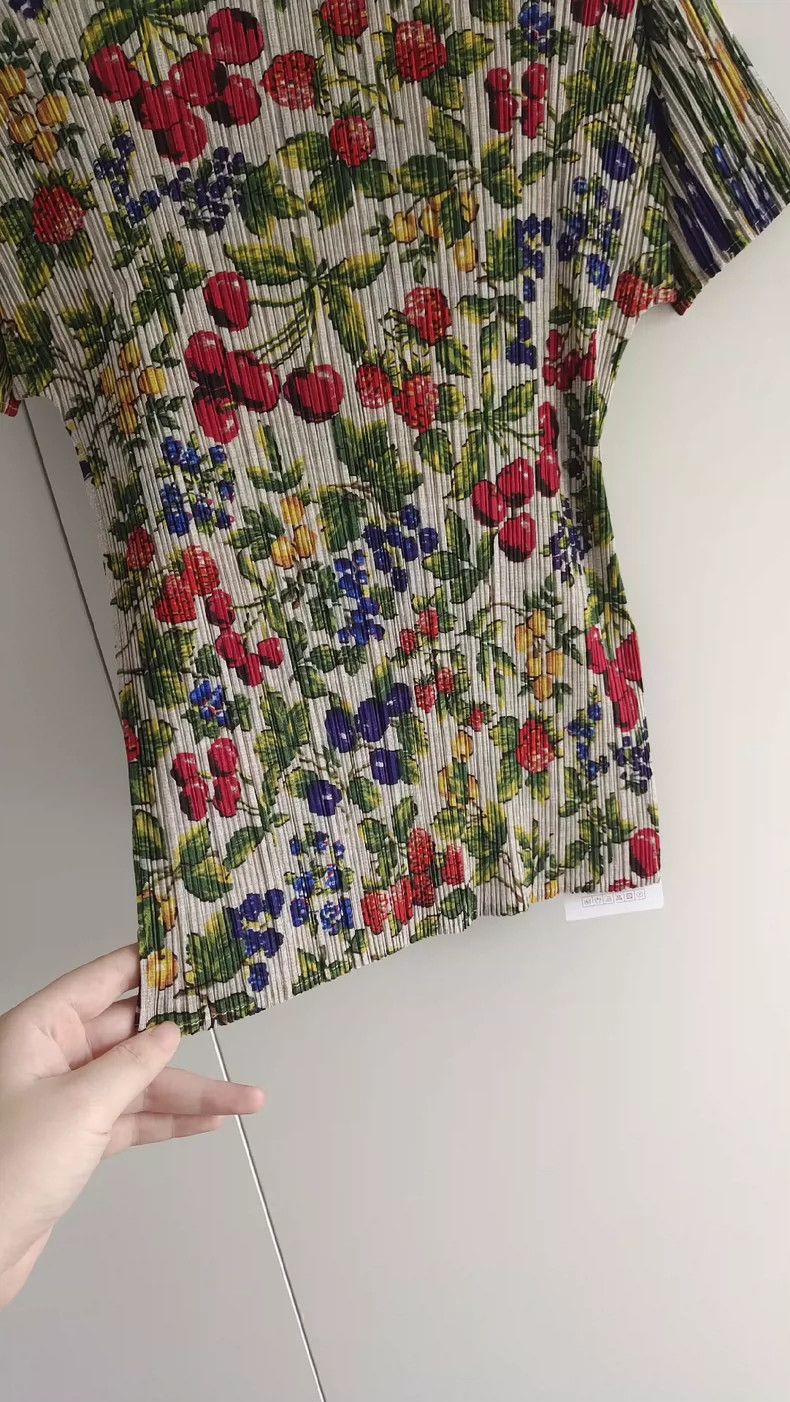 Issey Miyake Issey Miyake size:3 A vintage strawberry and berry chimney Size M / US 6-8 / IT 42-44 - 3 Thumbnail