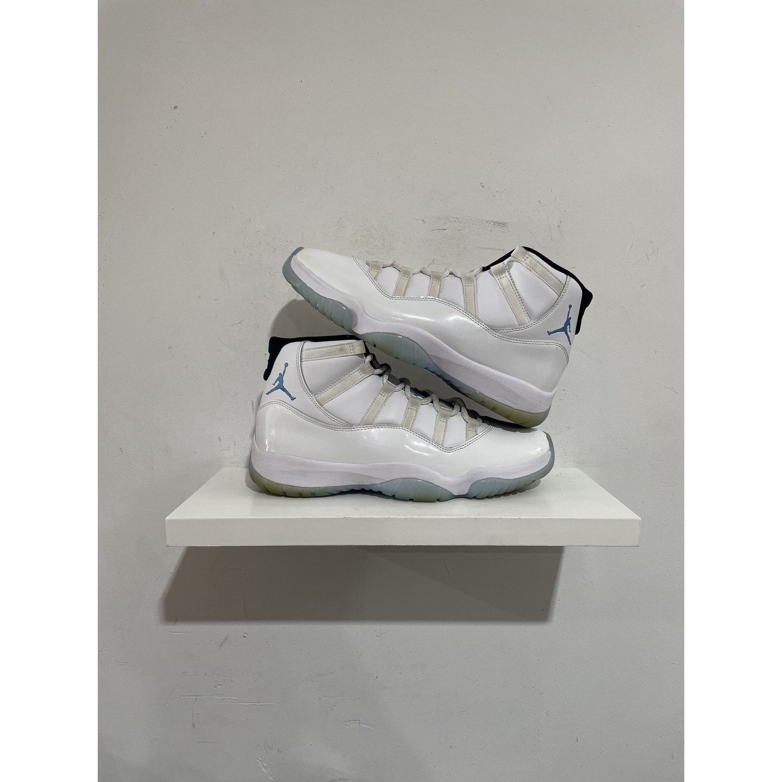 Jordan Brand NIKE JORDAN 11 LEGEND BLUE 2024 SIZE 10 PREOWNED Size US 10 / EU 43 - 1 Thumbnail