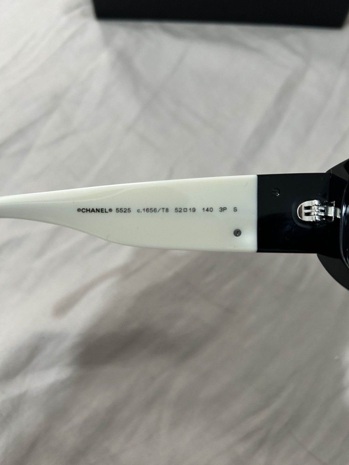 Chanel Chanel Rectangle Sunglasses 5525 – Black & White Size ONE SIZE - 7 Thumbnail